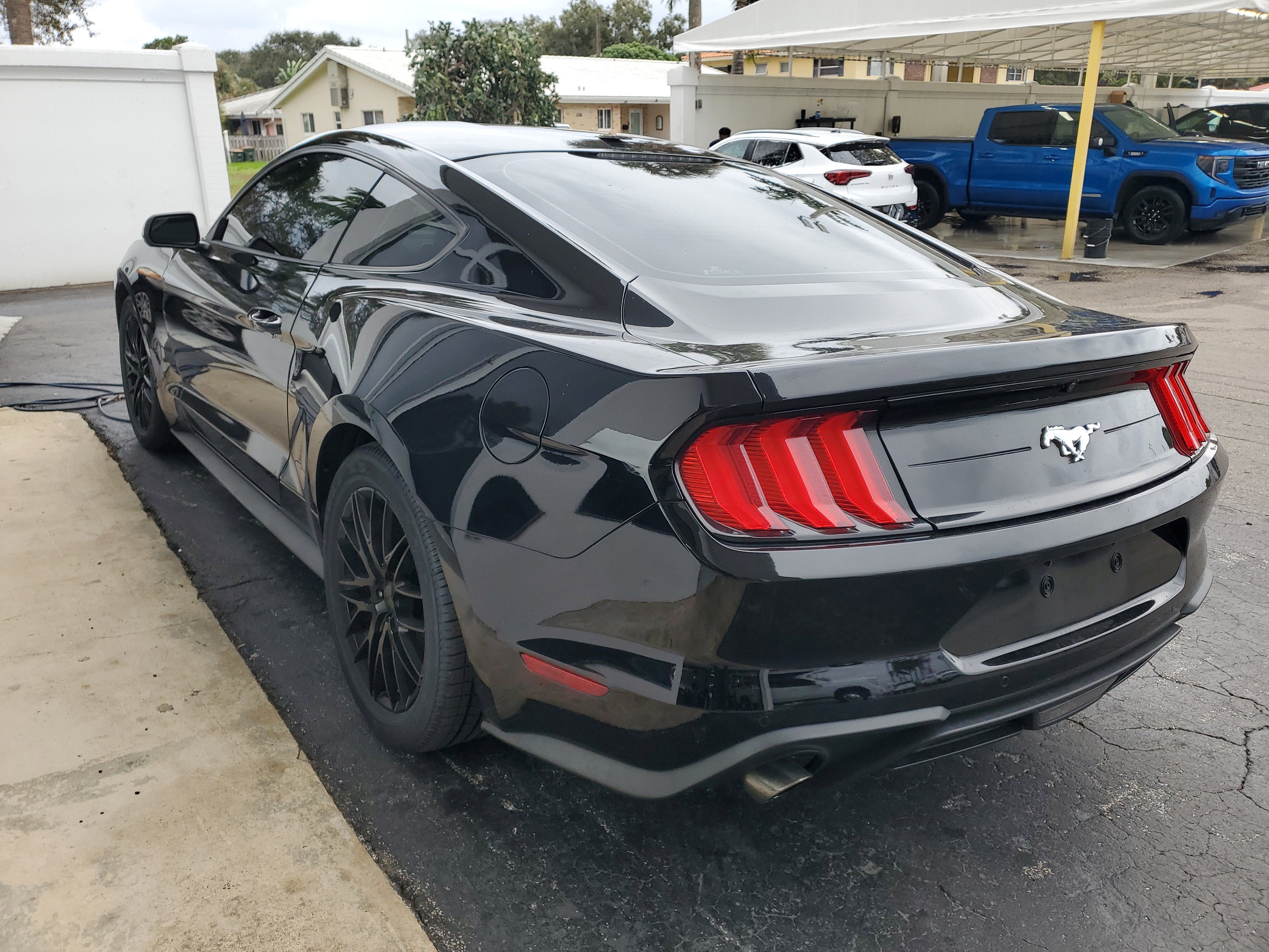 2021 Ford Mustang EcoBoost