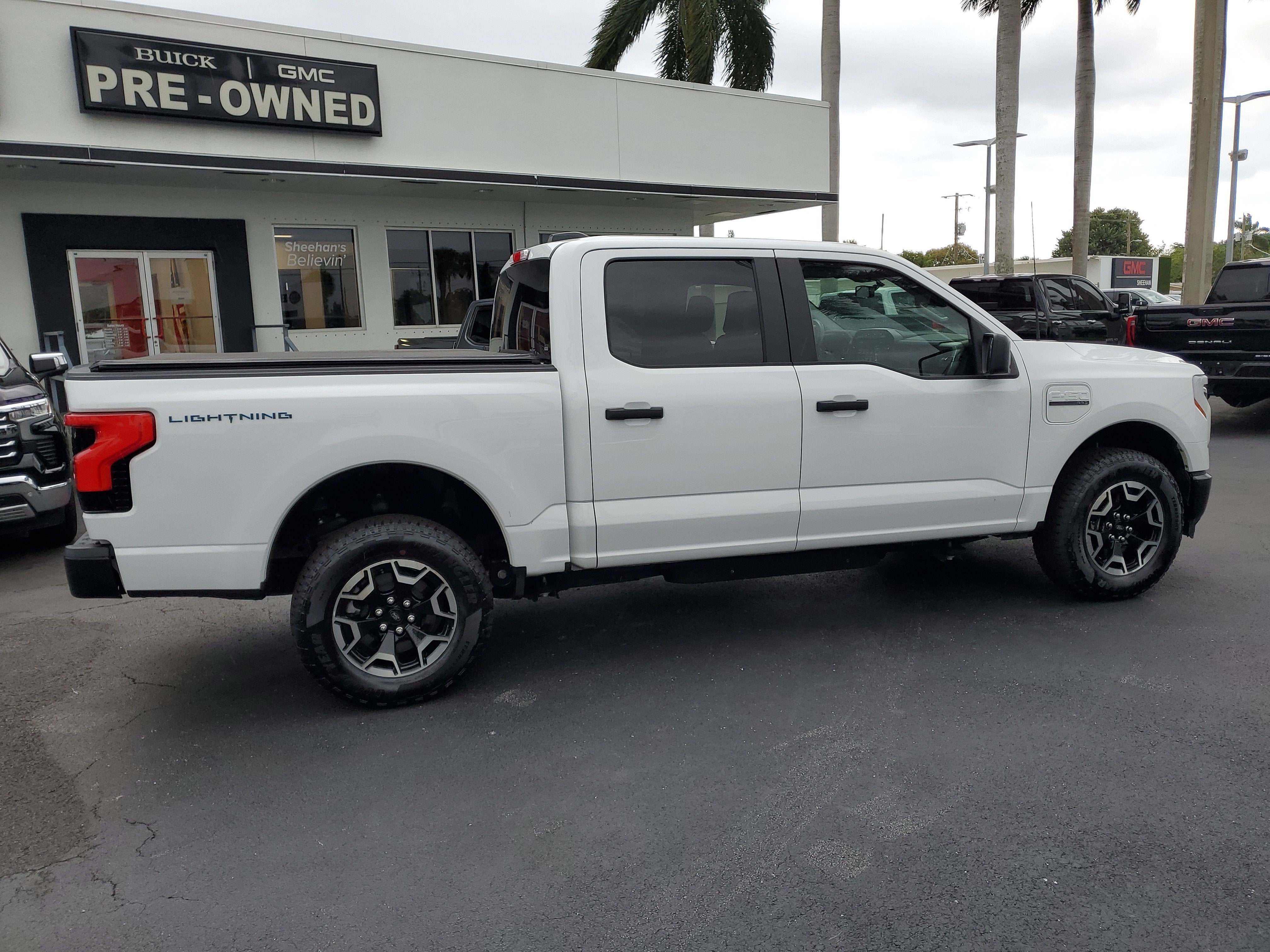 2022 Ford F-150 Lightning Pro