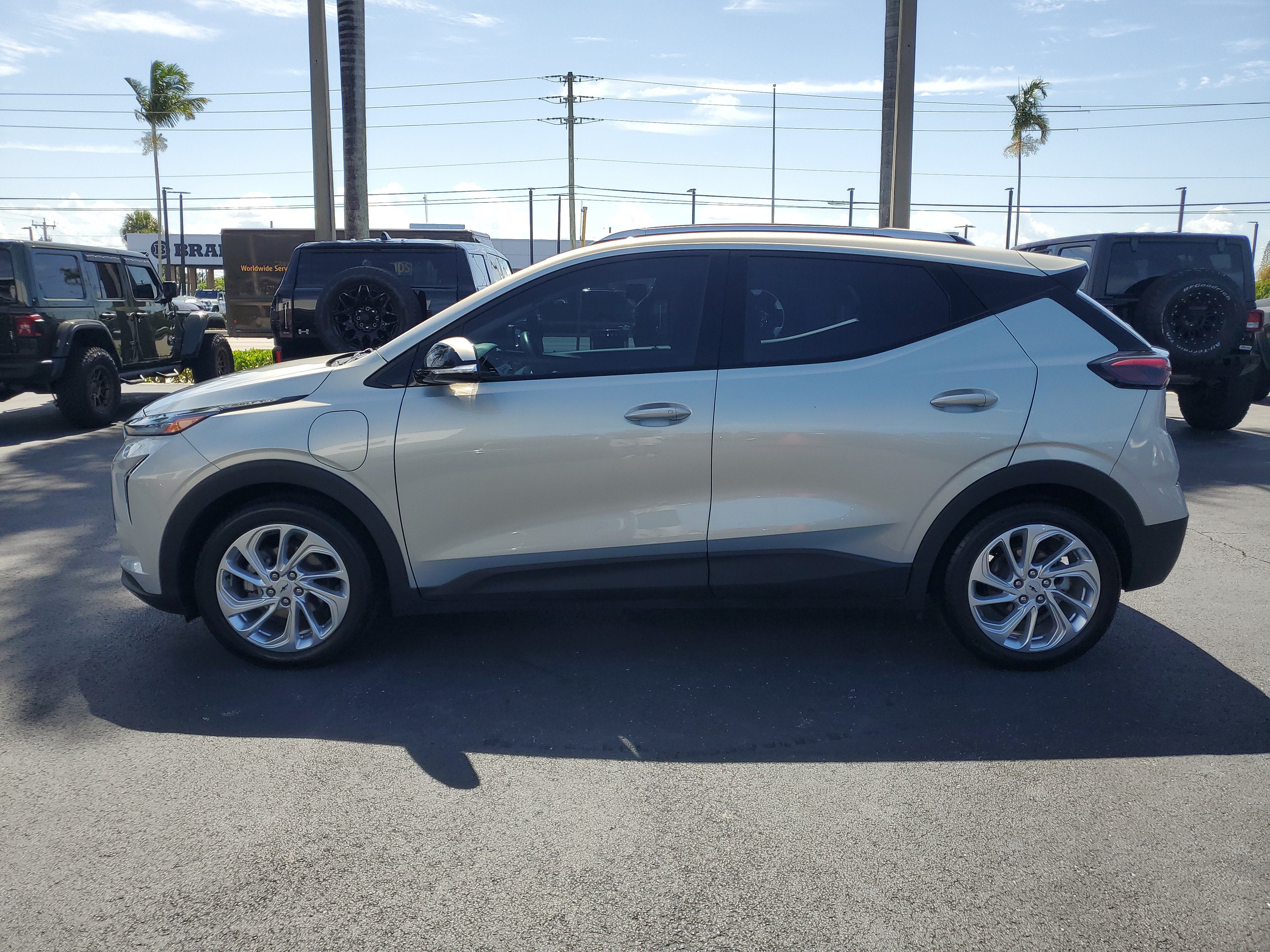 Used 2023 Chevrolet Bolt EUV LT with VIN 1G1FY6S06P4120268 for sale in Lighthouse Point, FL