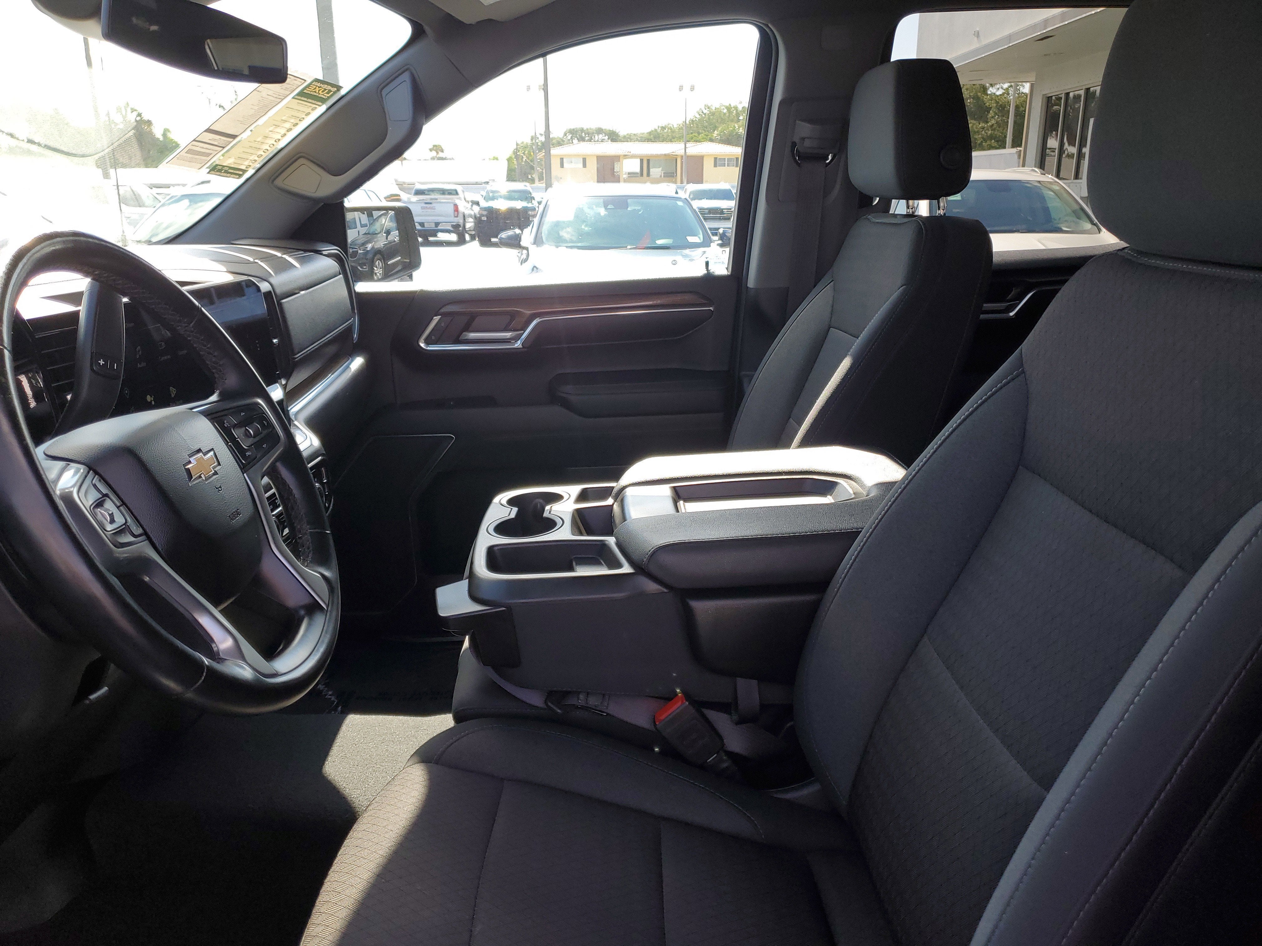 2023 Chevrolet Silverado 1500 LT (2FL)