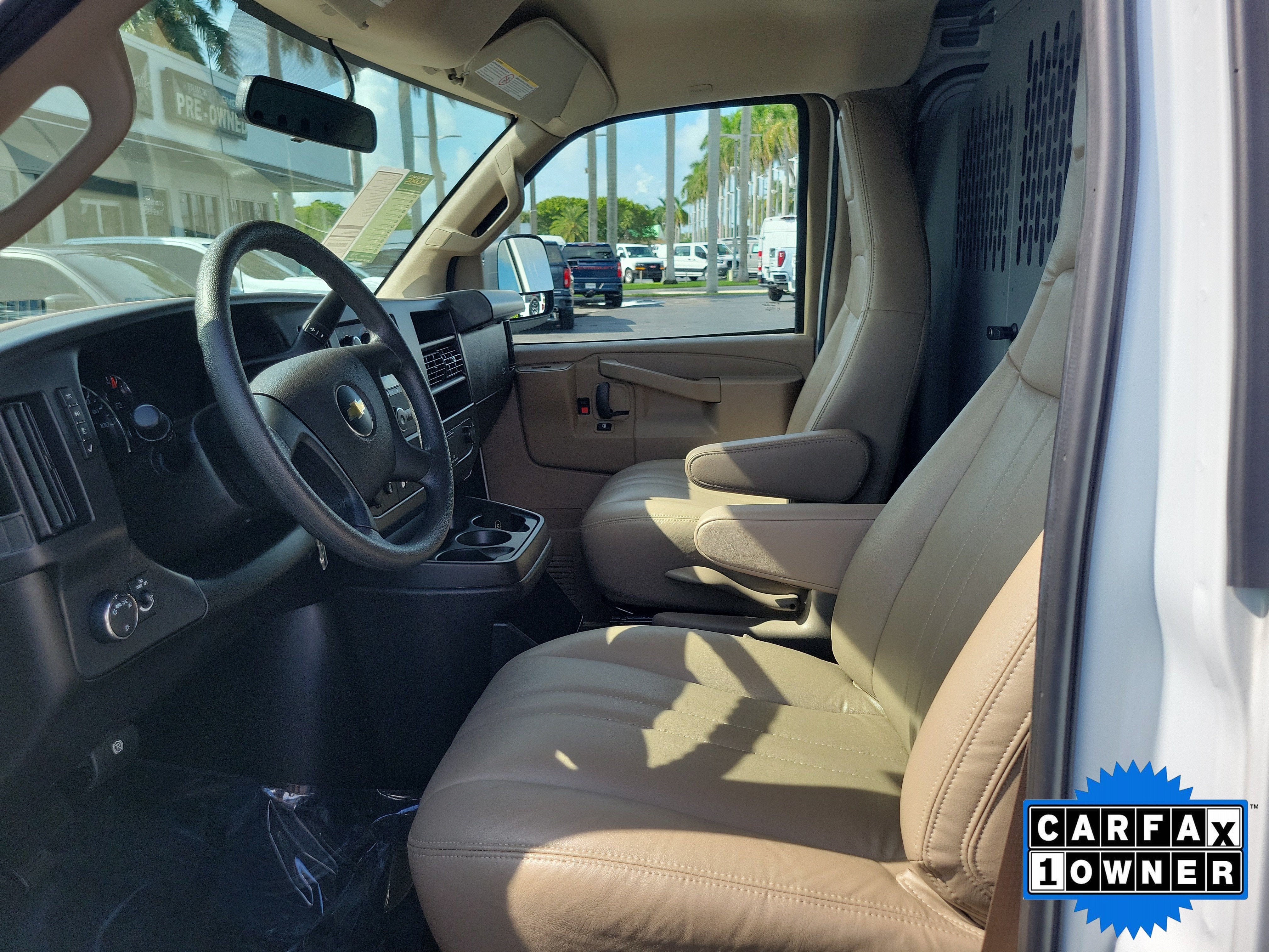 2025 Chevrolet Express Cargo WT