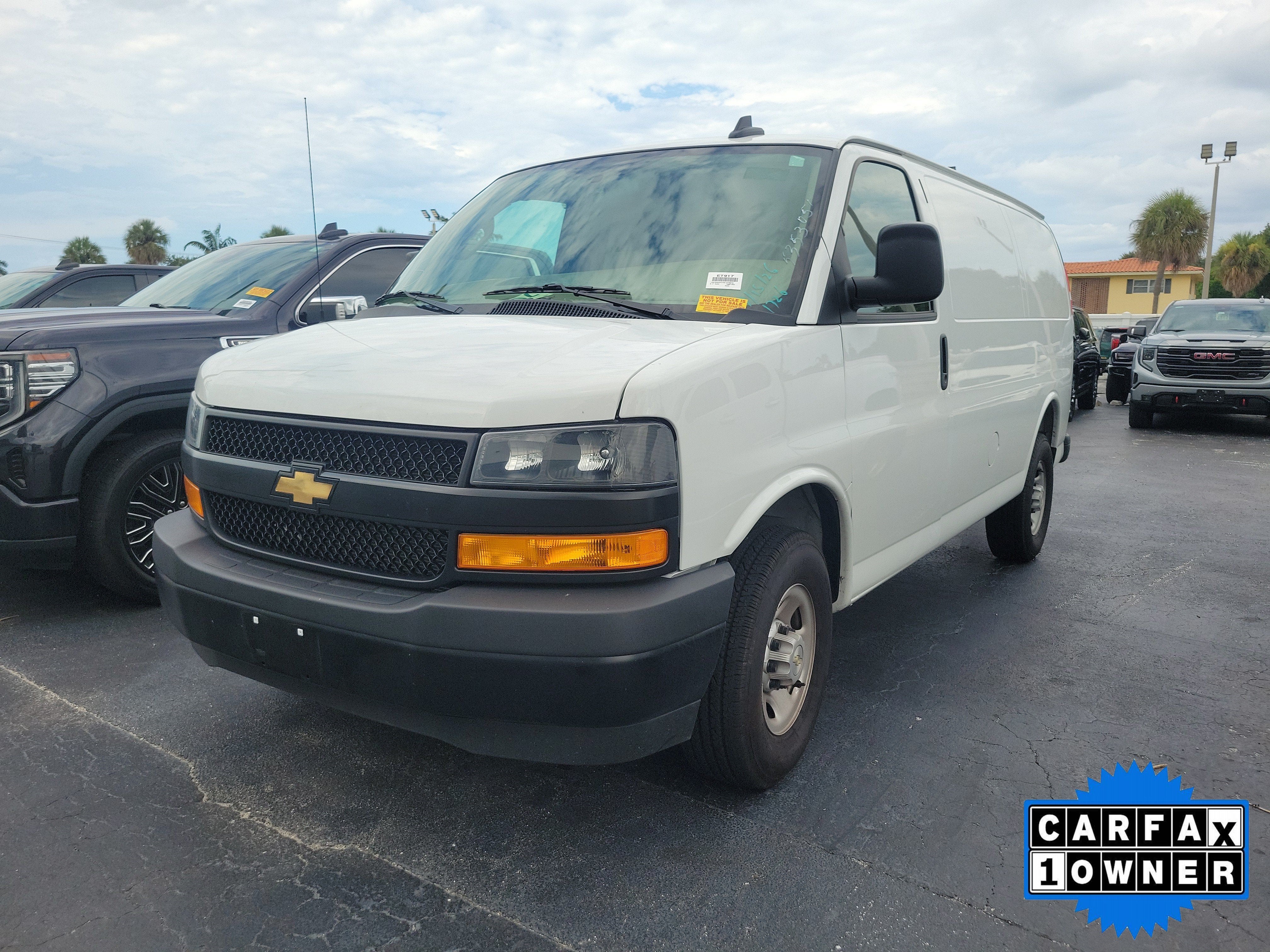 2025 Chevrolet Express Cargo WT