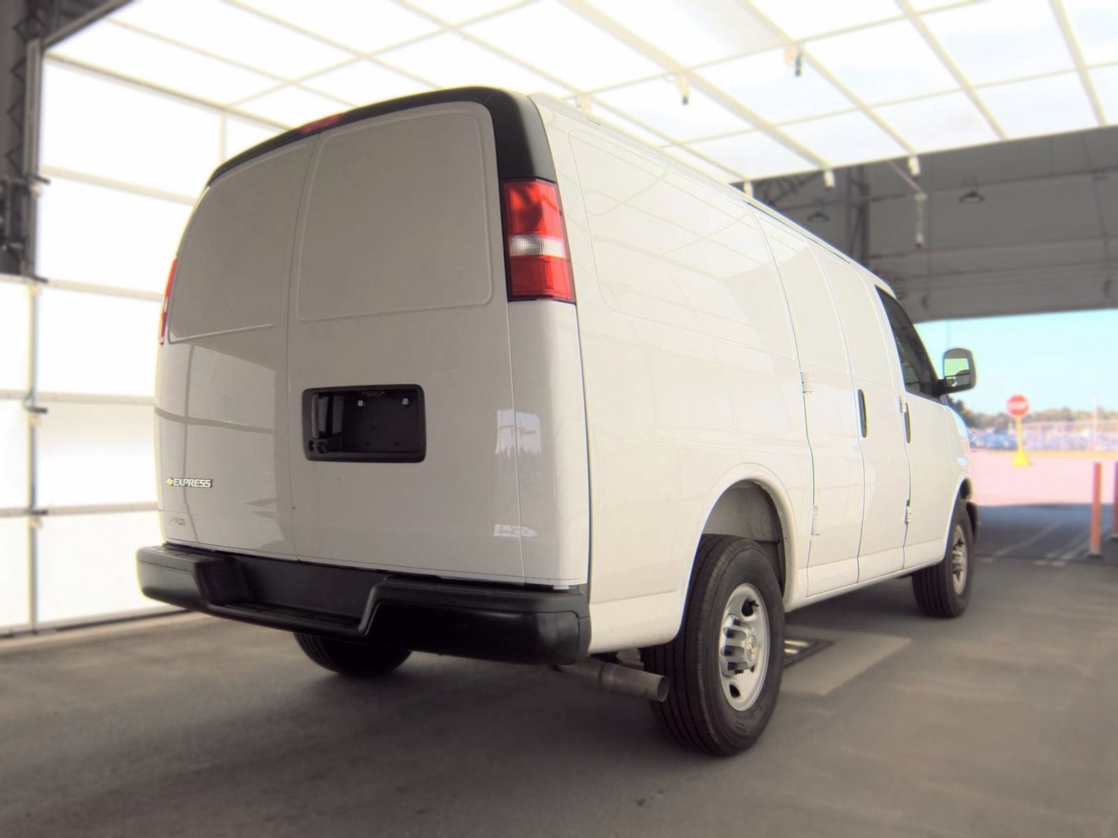2025 Chevrolet Express Cargo WT