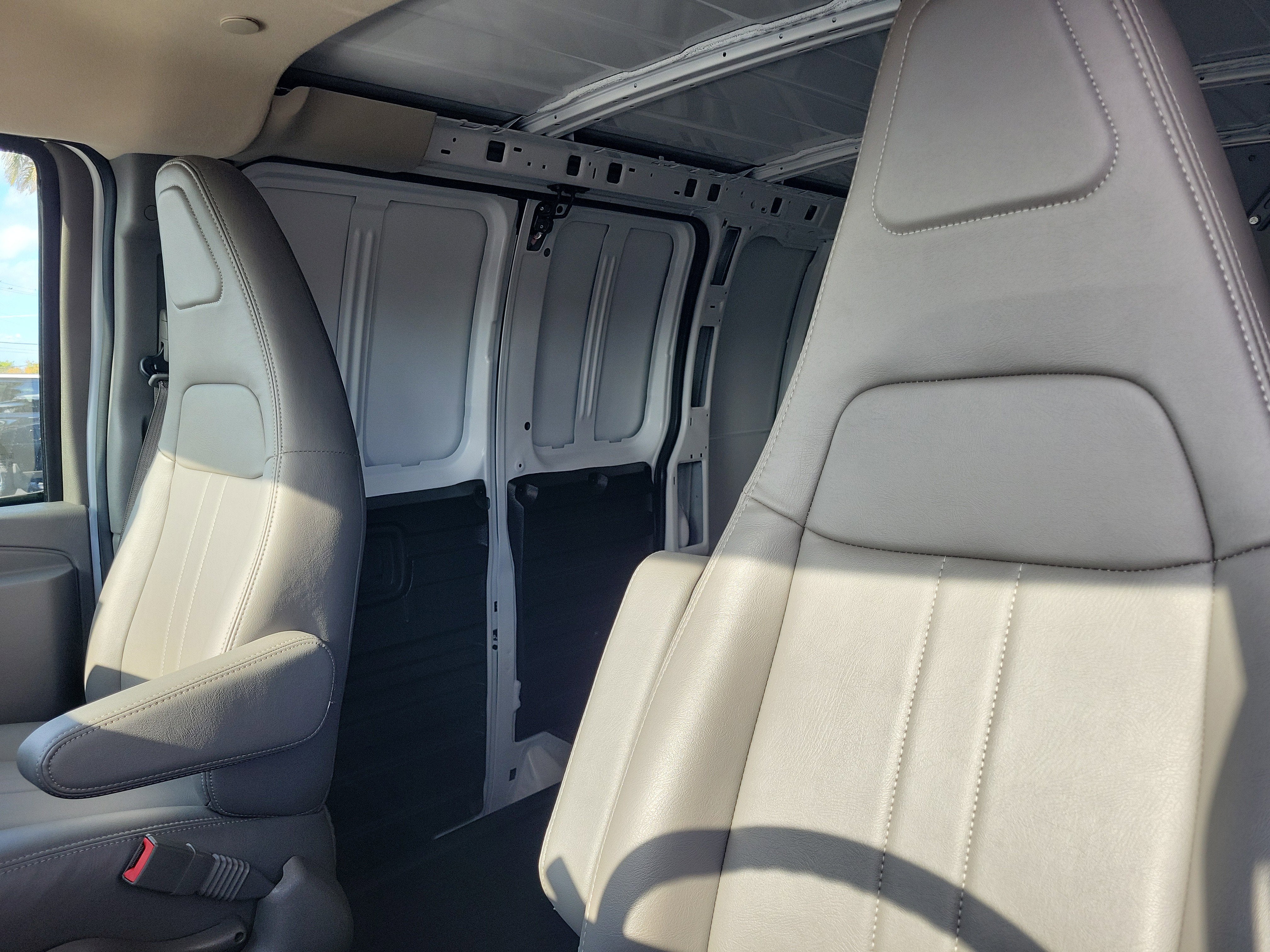 2025 Chevrolet Express Cargo 2500 WT