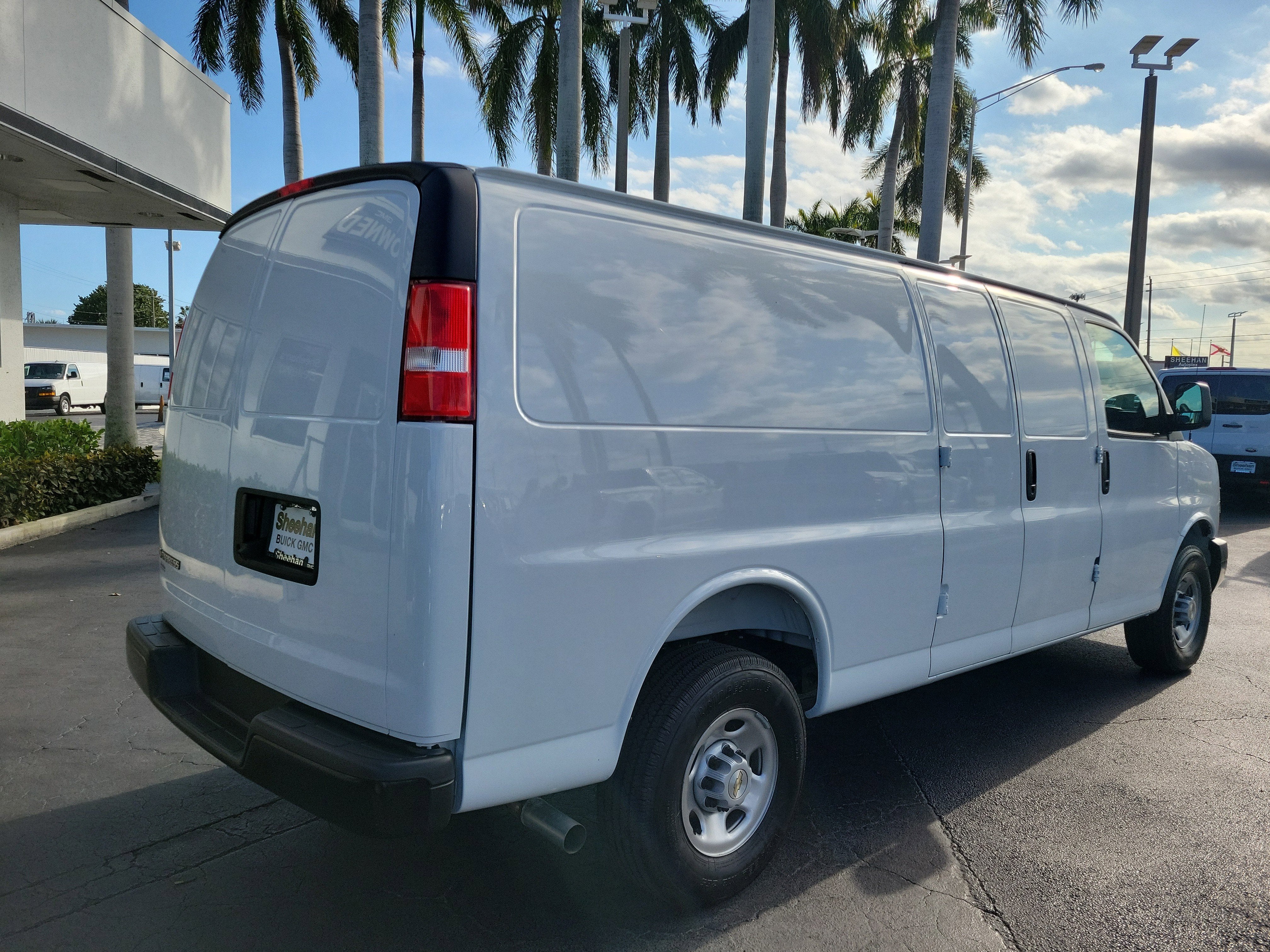 2025 Chevrolet Express Cargo 2500 WT