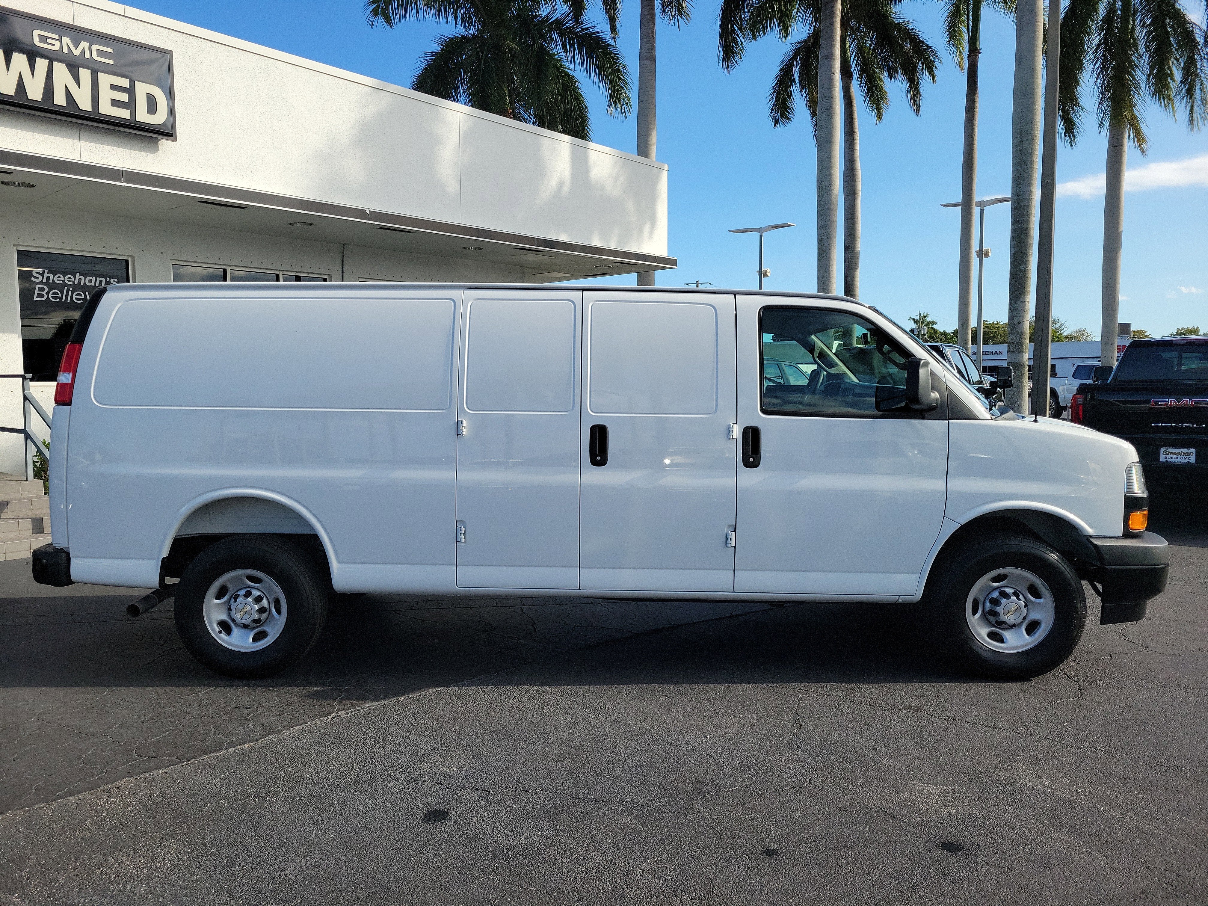 2025 Chevrolet Express Cargo 2500 WT