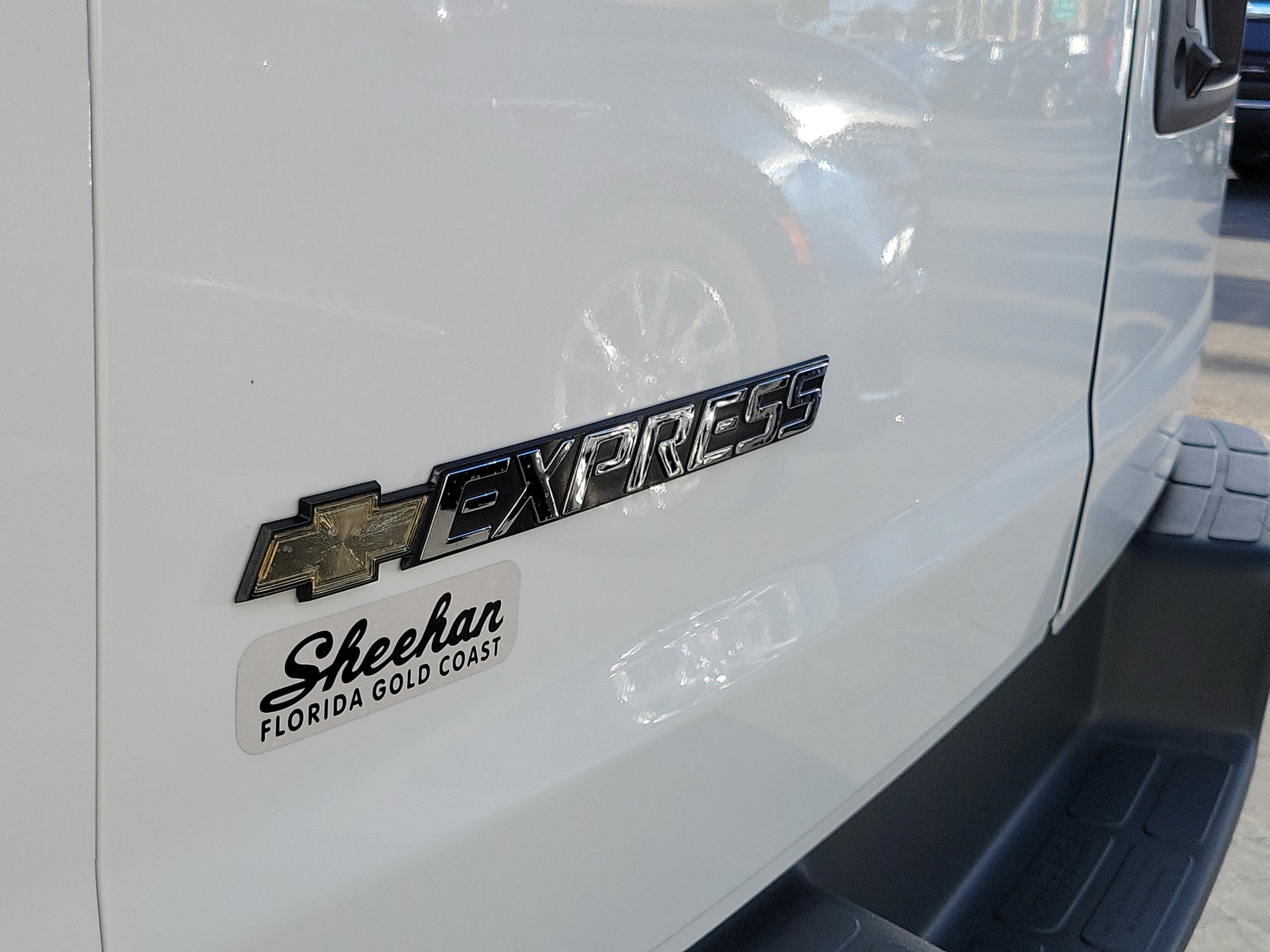 2025 Chevrolet Express Cargo 2500 WT