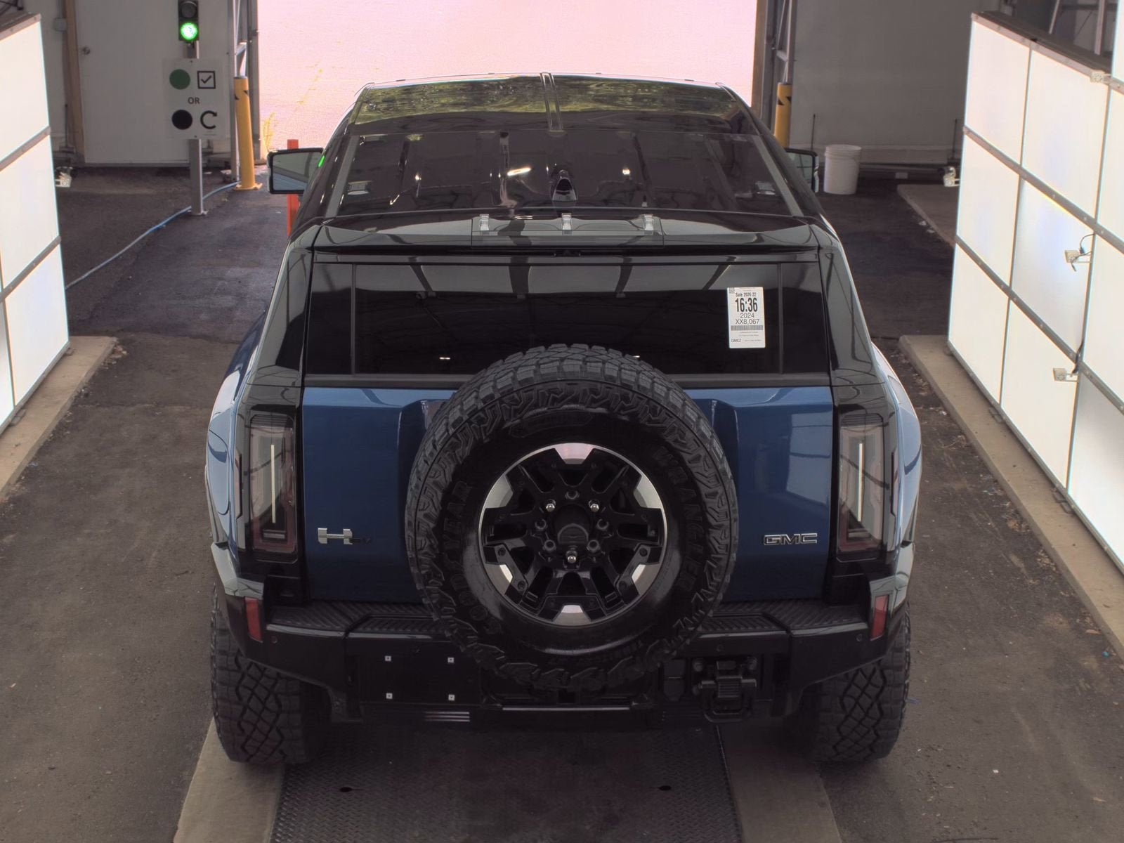 2024 GMC HUMMER EV SUV 2X