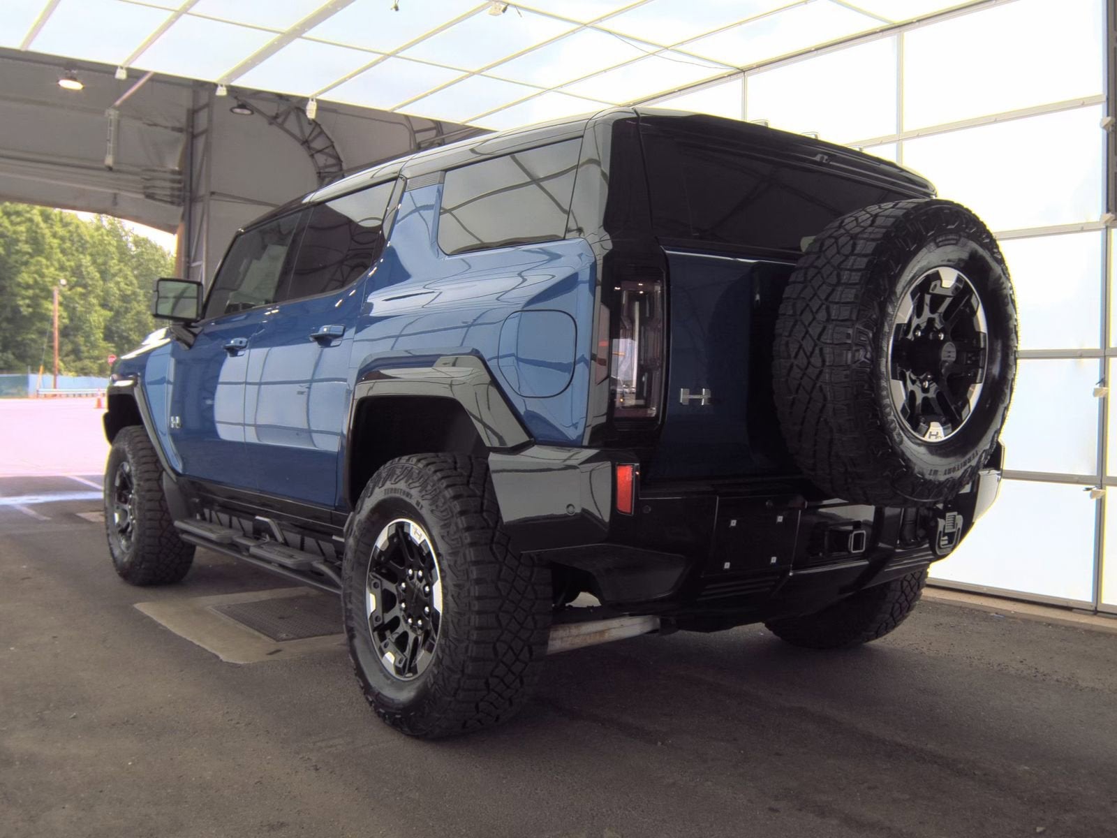 2024 GMC HUMMER EV SUV 2X