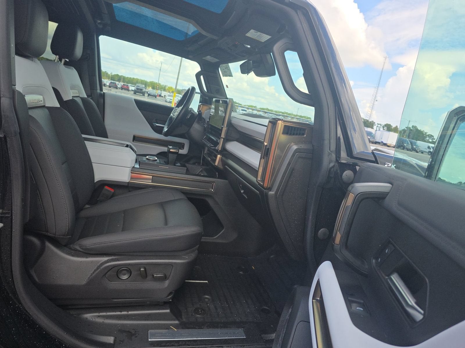 2024 GMC HUMMER EV SUV 2X