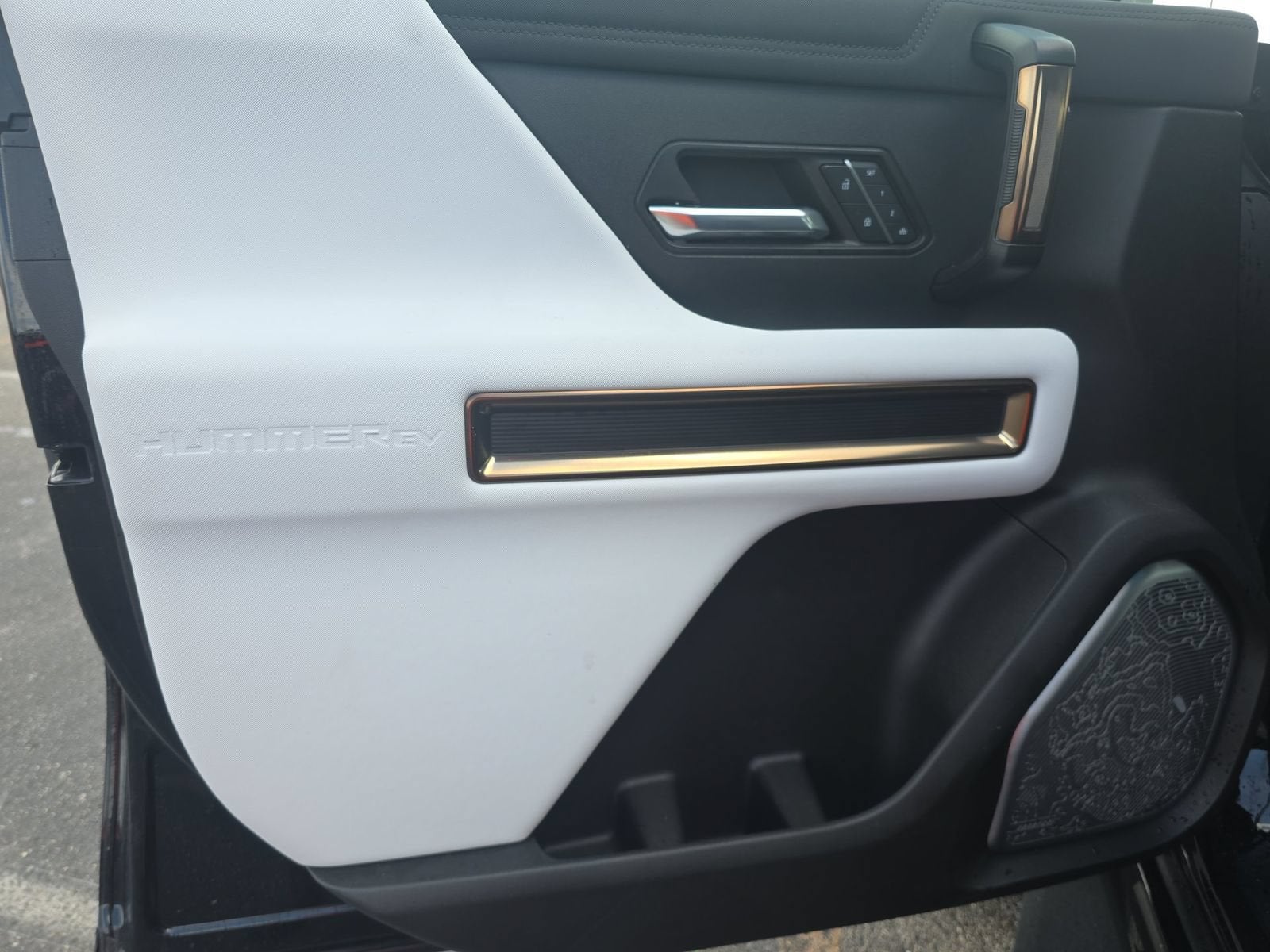 2024 GMC HUMMER EV SUV 2X