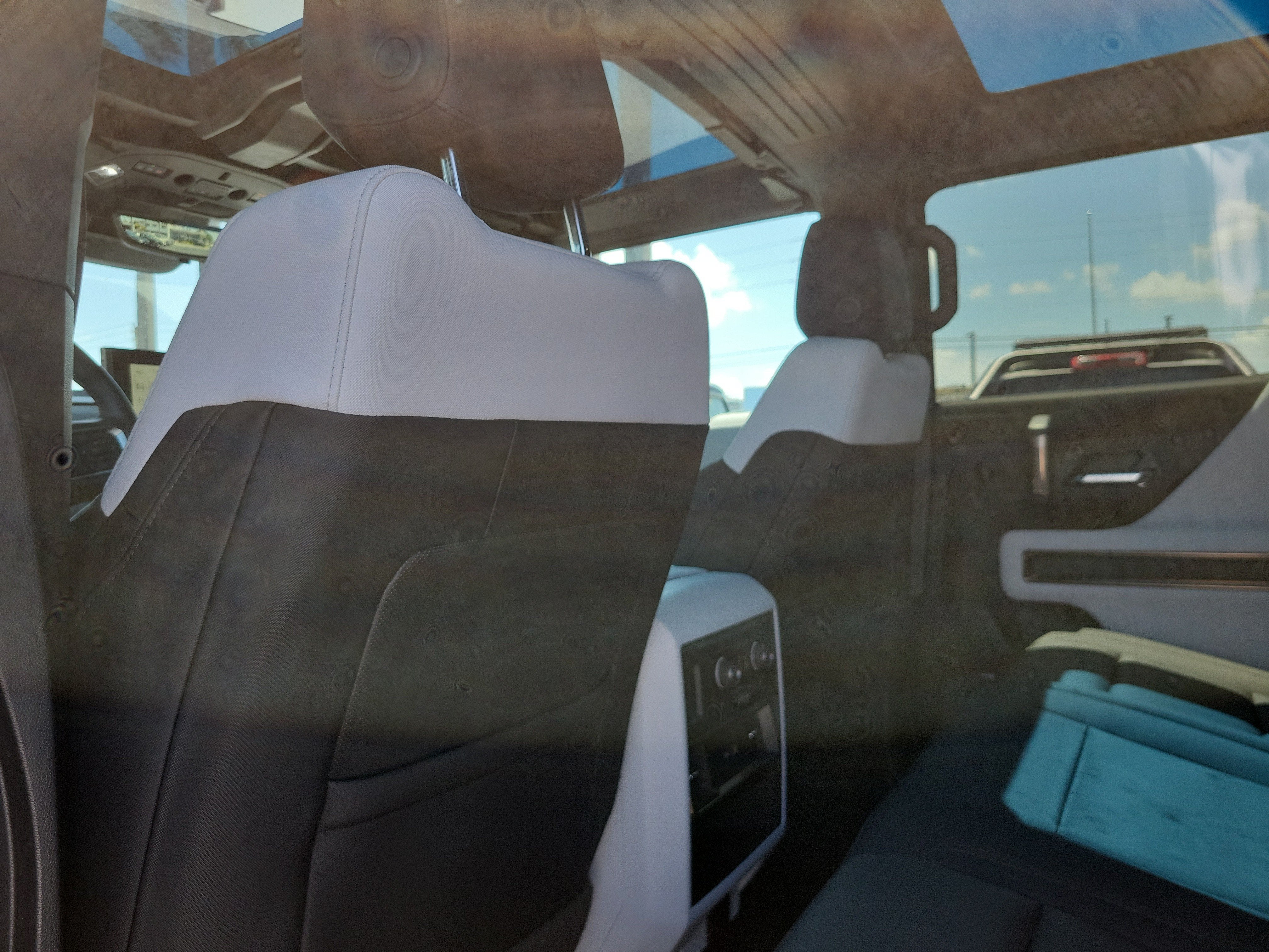 2024 GMC HUMMER EV SUV 2X