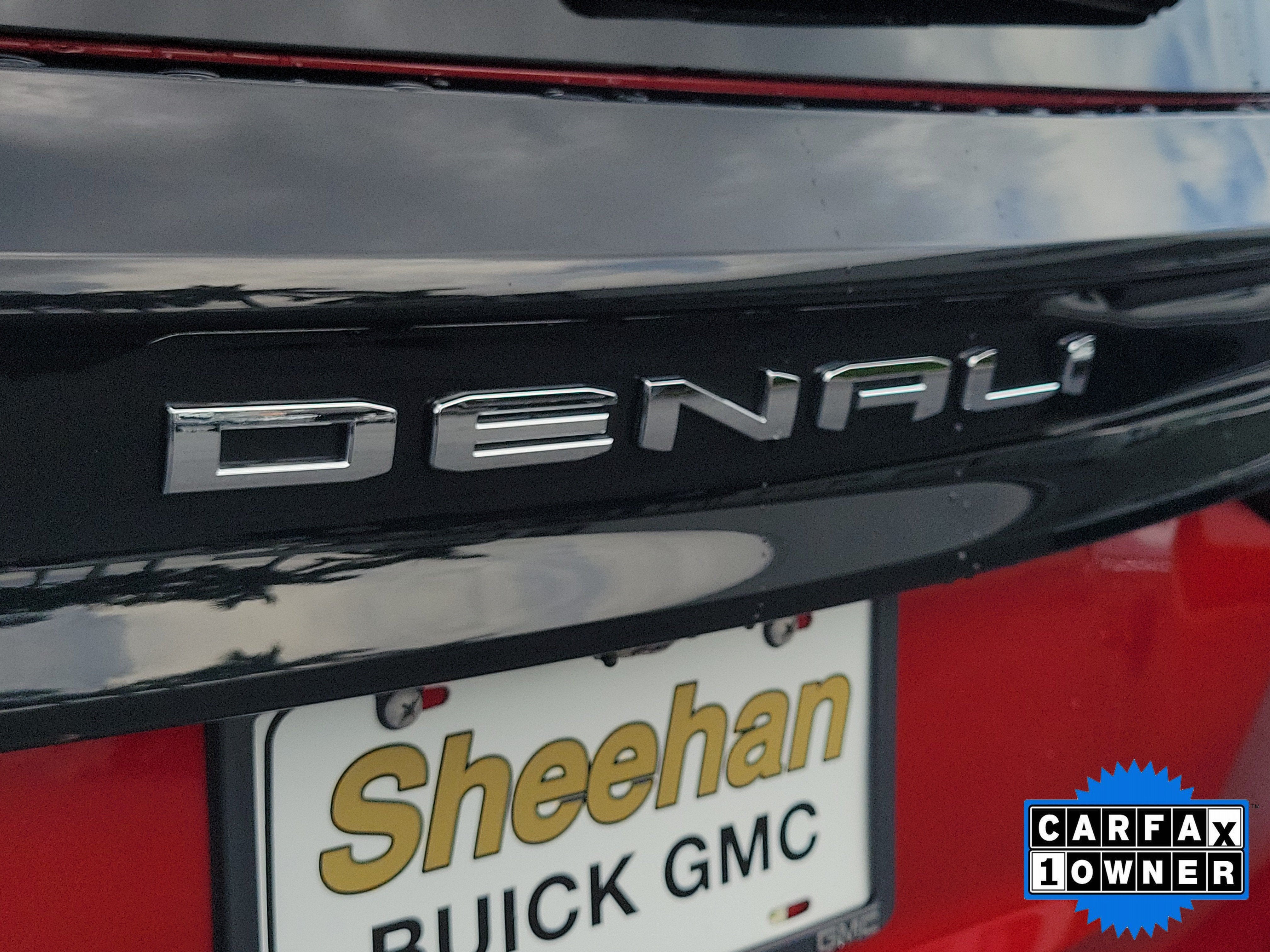 2024 GMC Acadia Denali