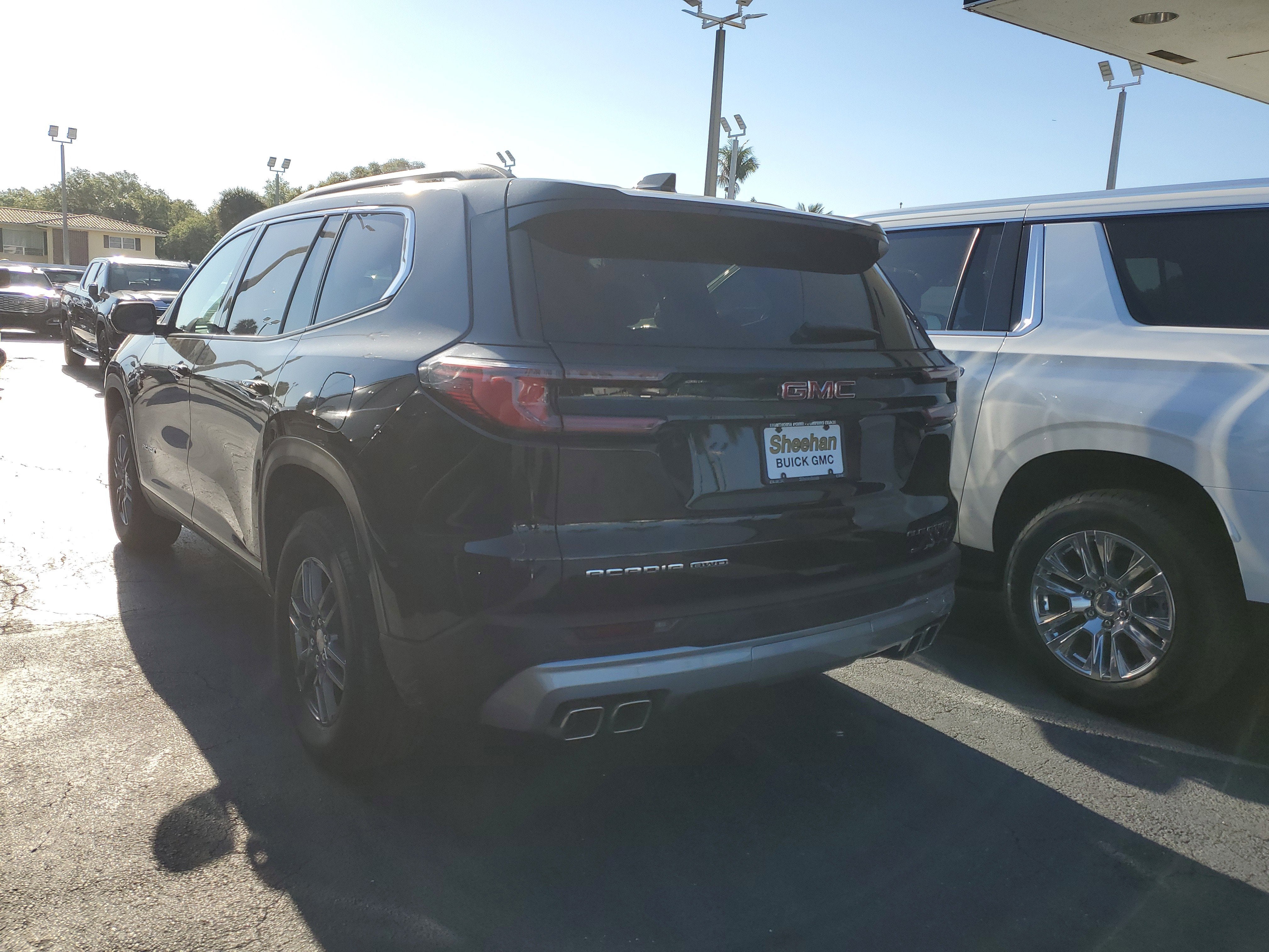 2025 GMC Acadia Elevation