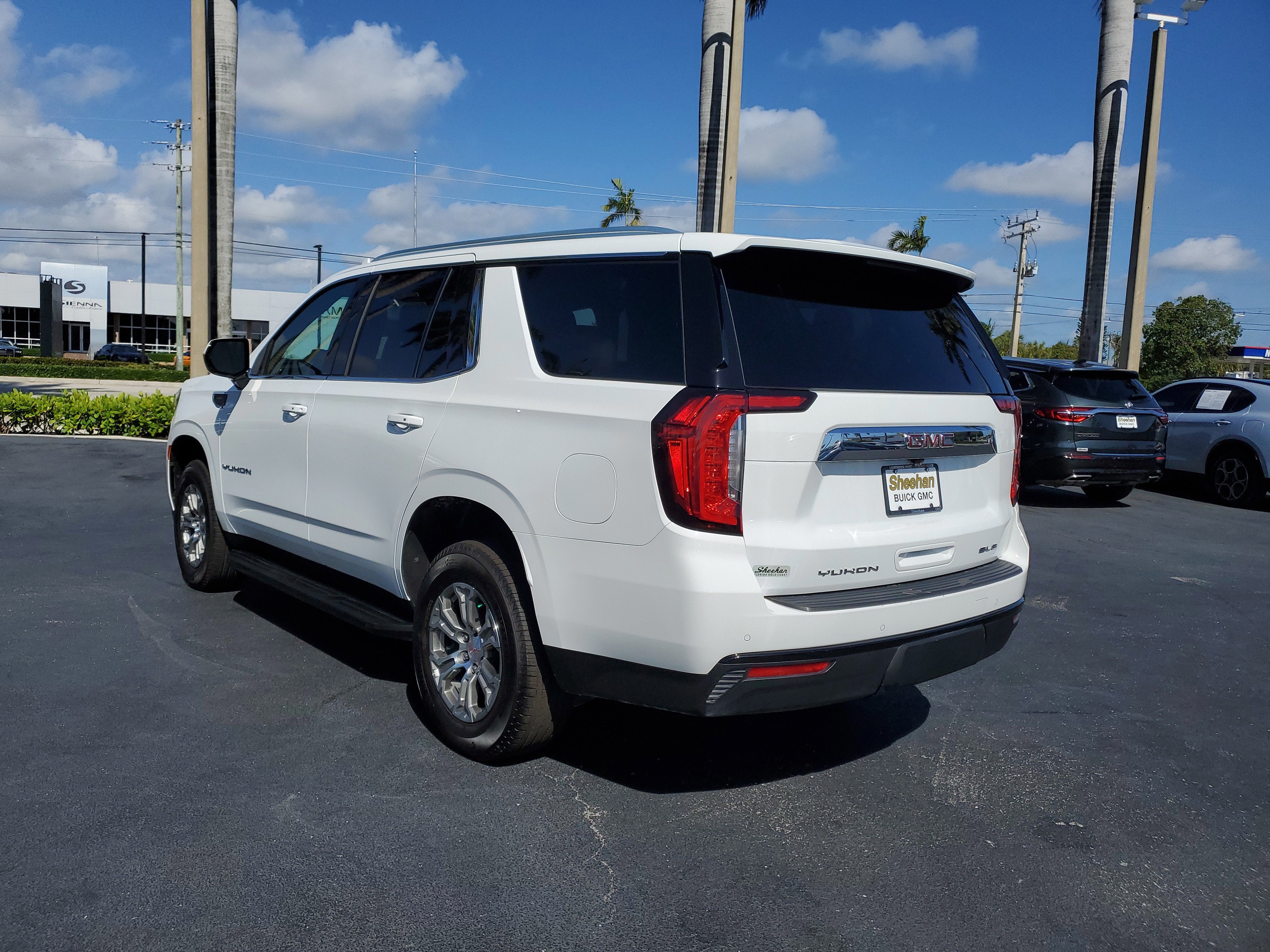 2023 GMC Yukon SLE