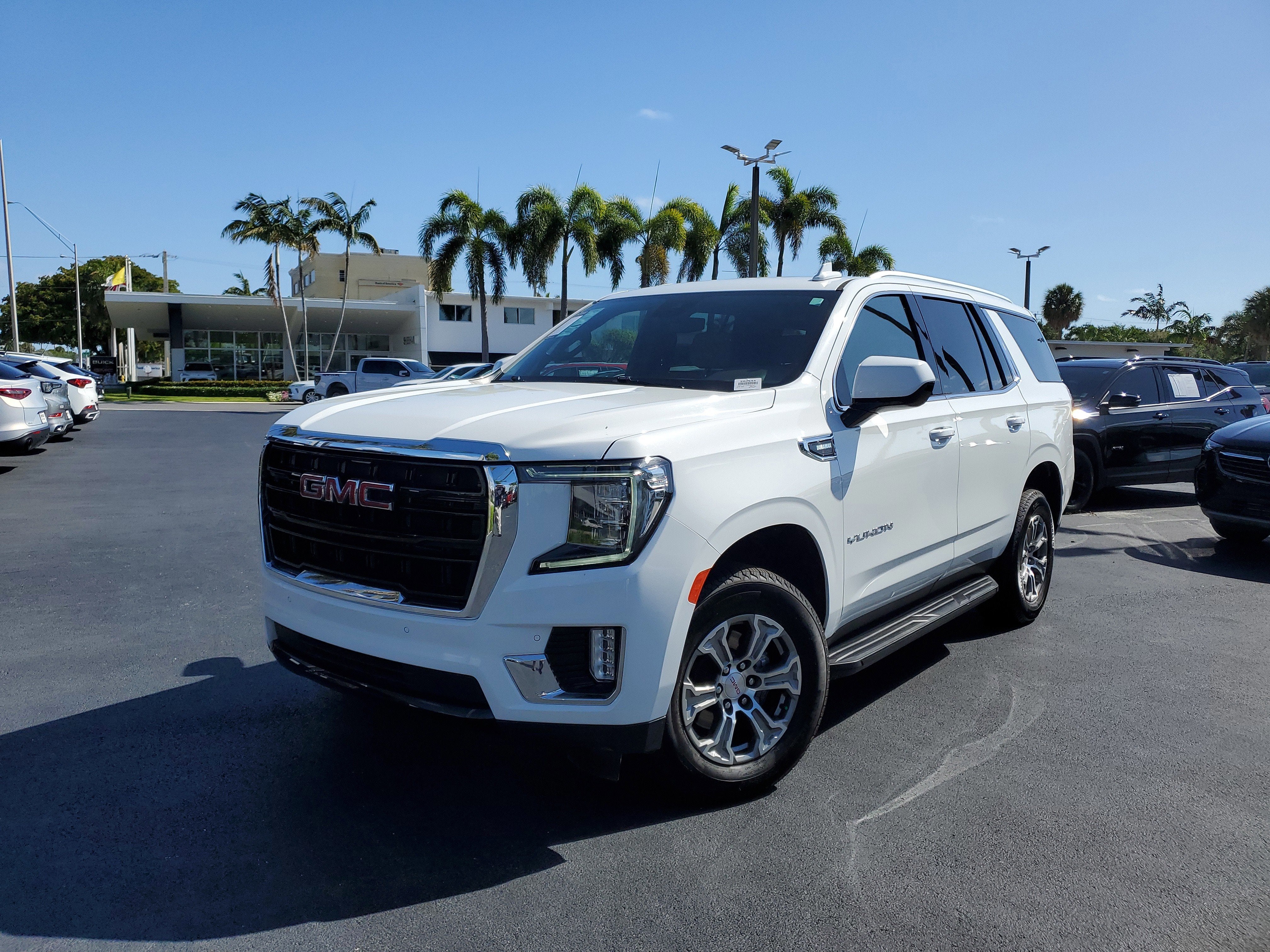2023 GMC Yukon SLE