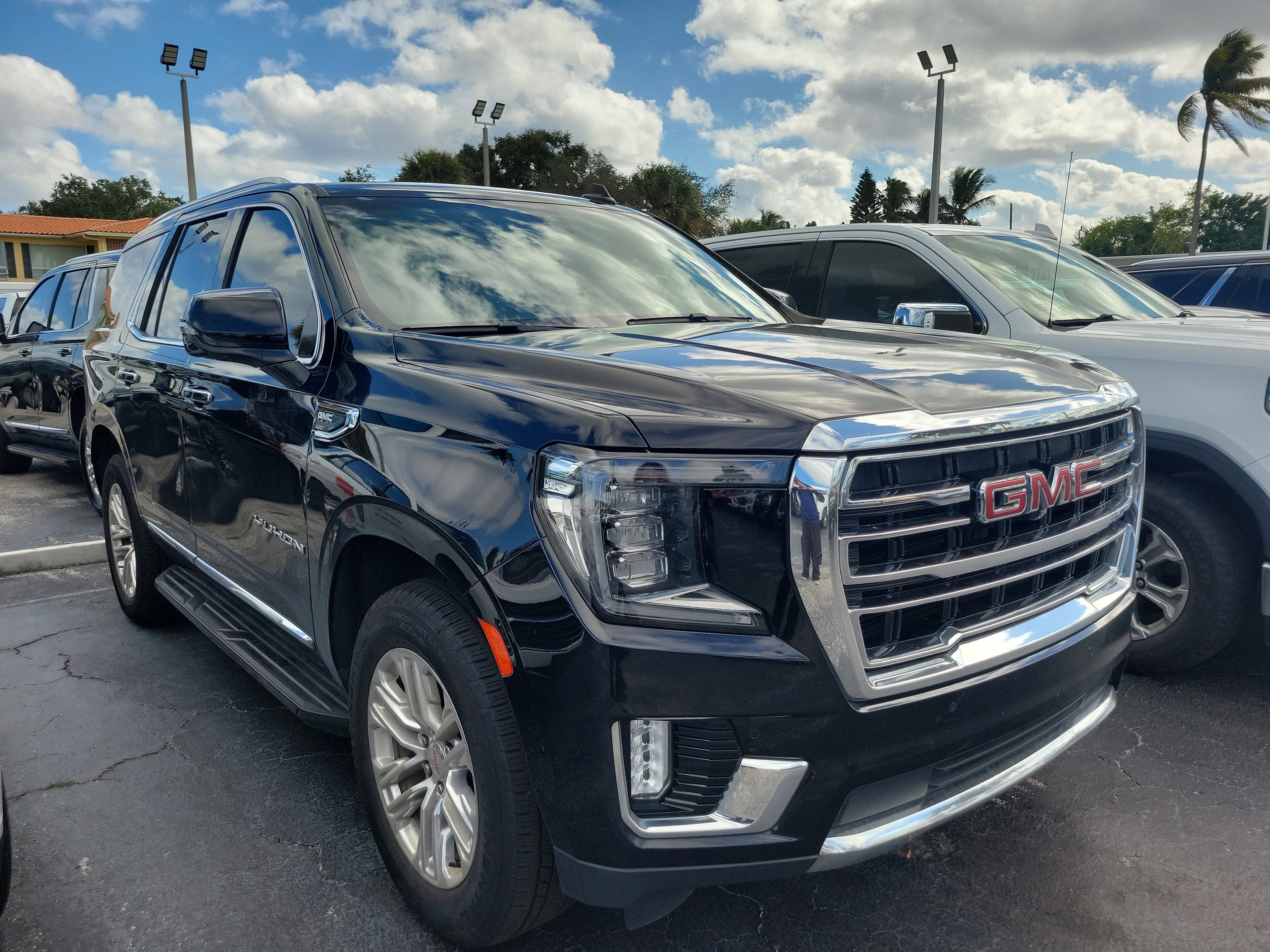 2022 GMC Yukon SLT