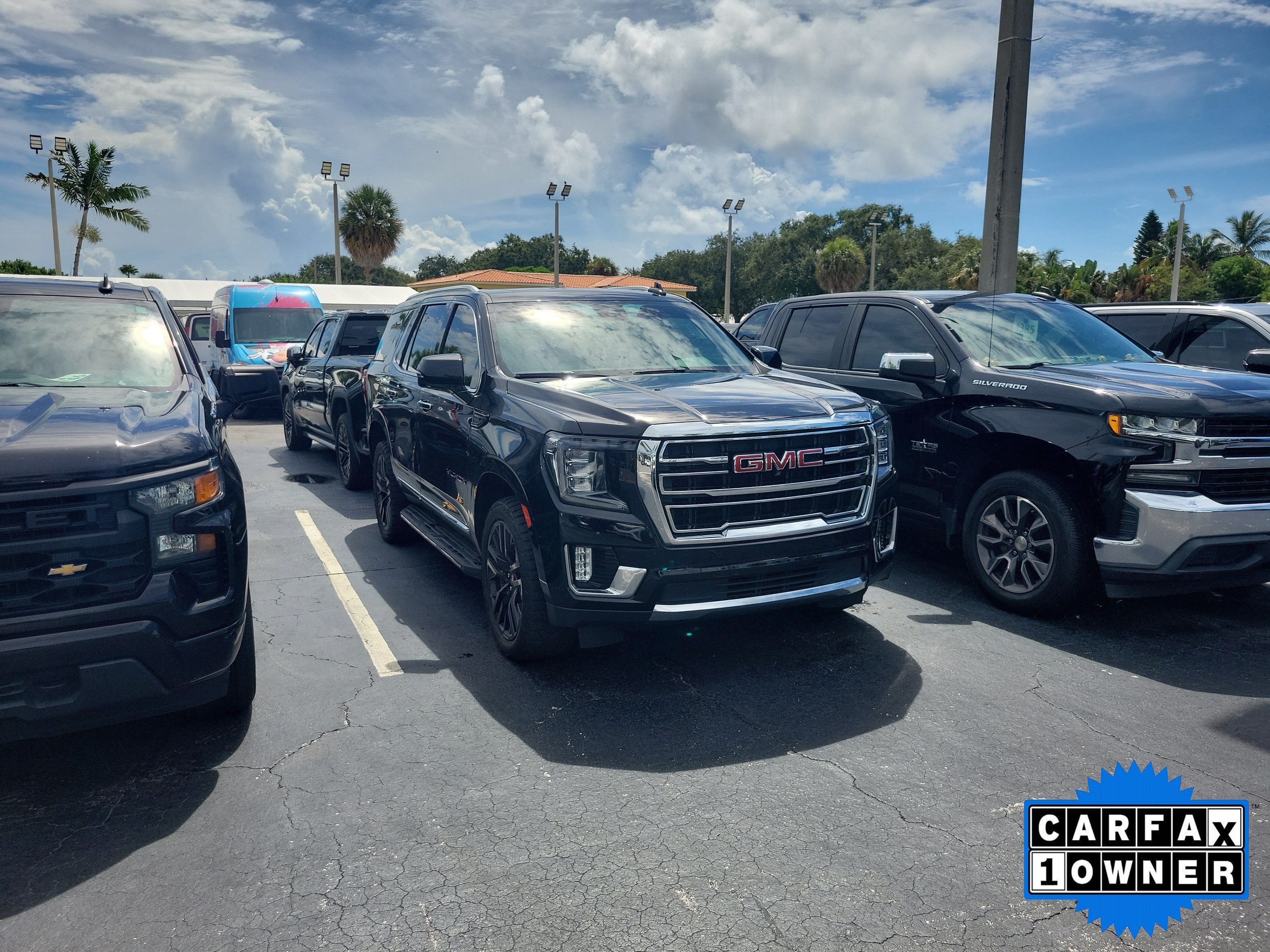 2023 GMC Yukon SLT