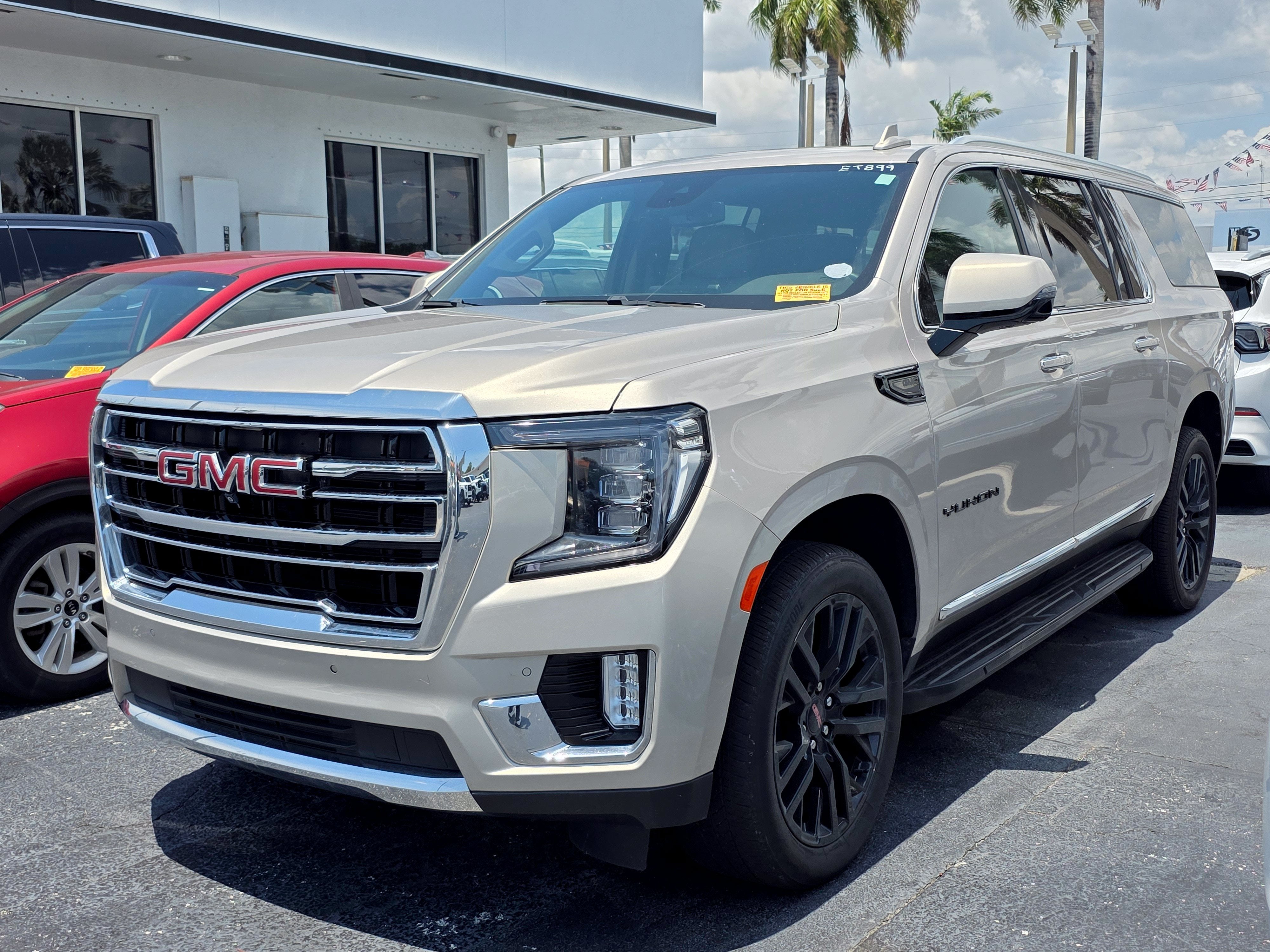 2023 GMC Yukon XL SLT
