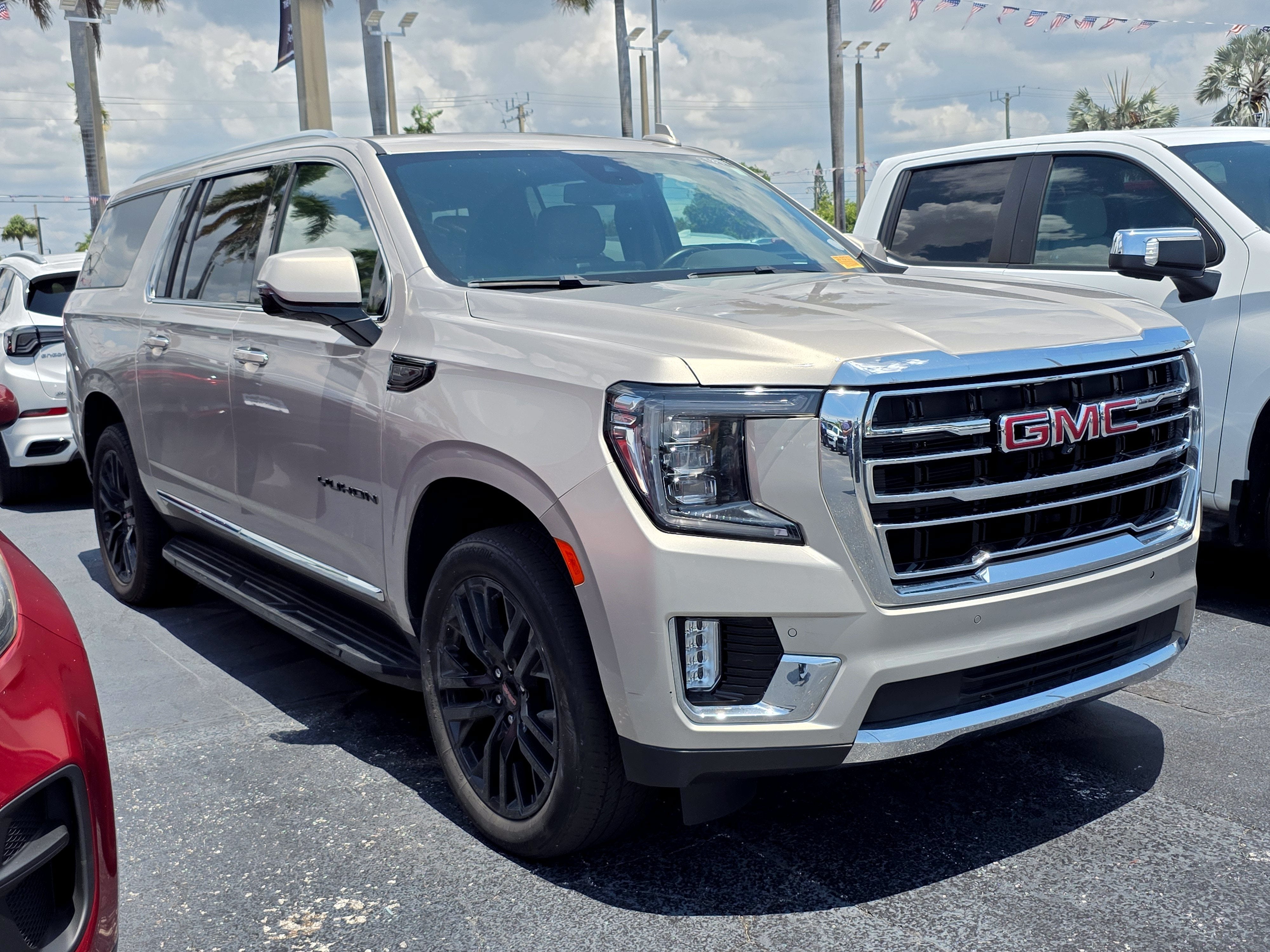2023 GMC Yukon XL SLT