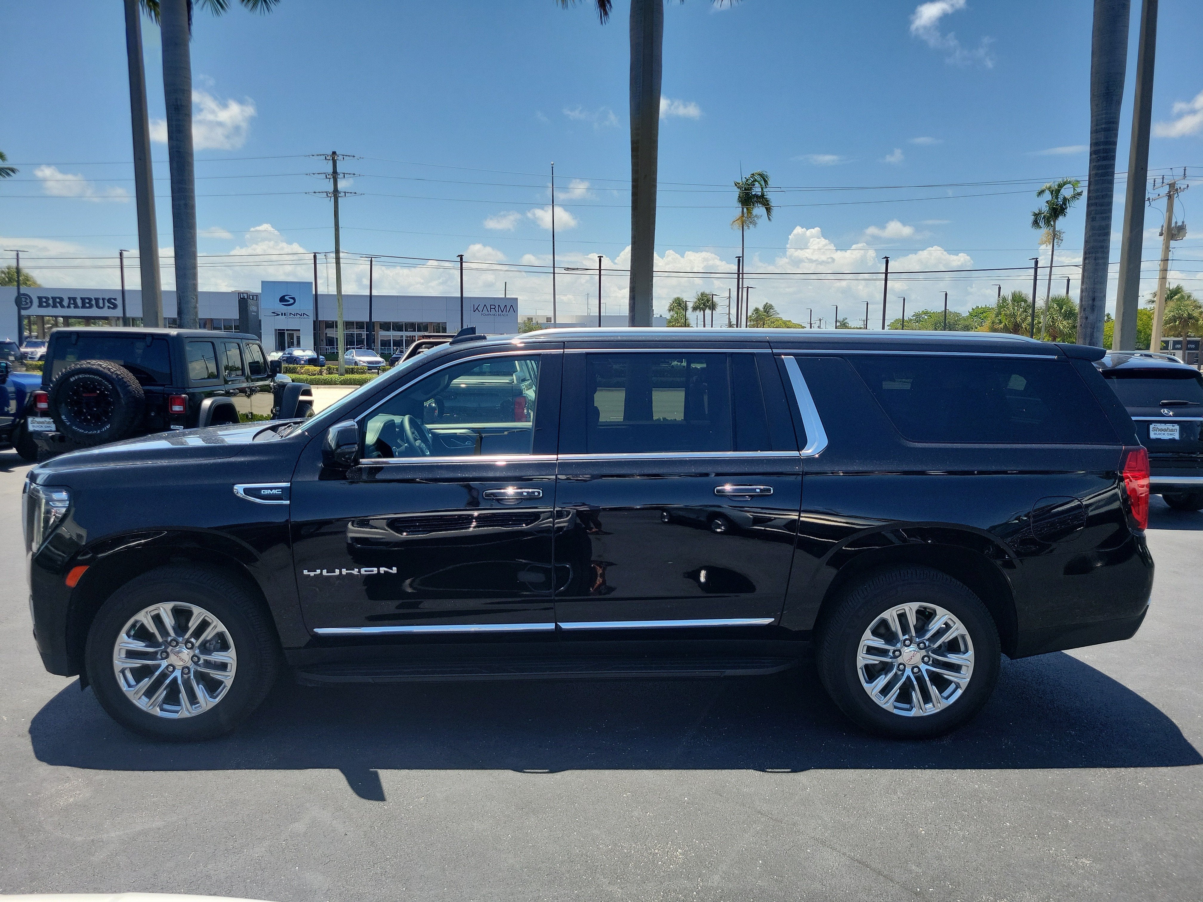 2023 GMC Yukon XL SLT