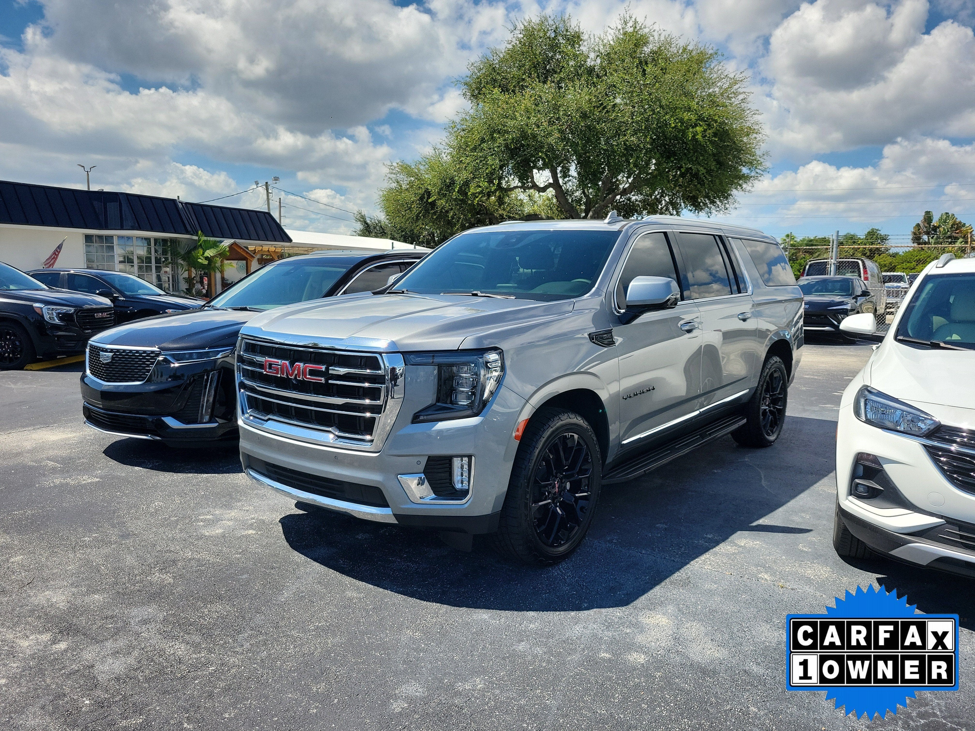 2023 GMC Yukon XL SLT