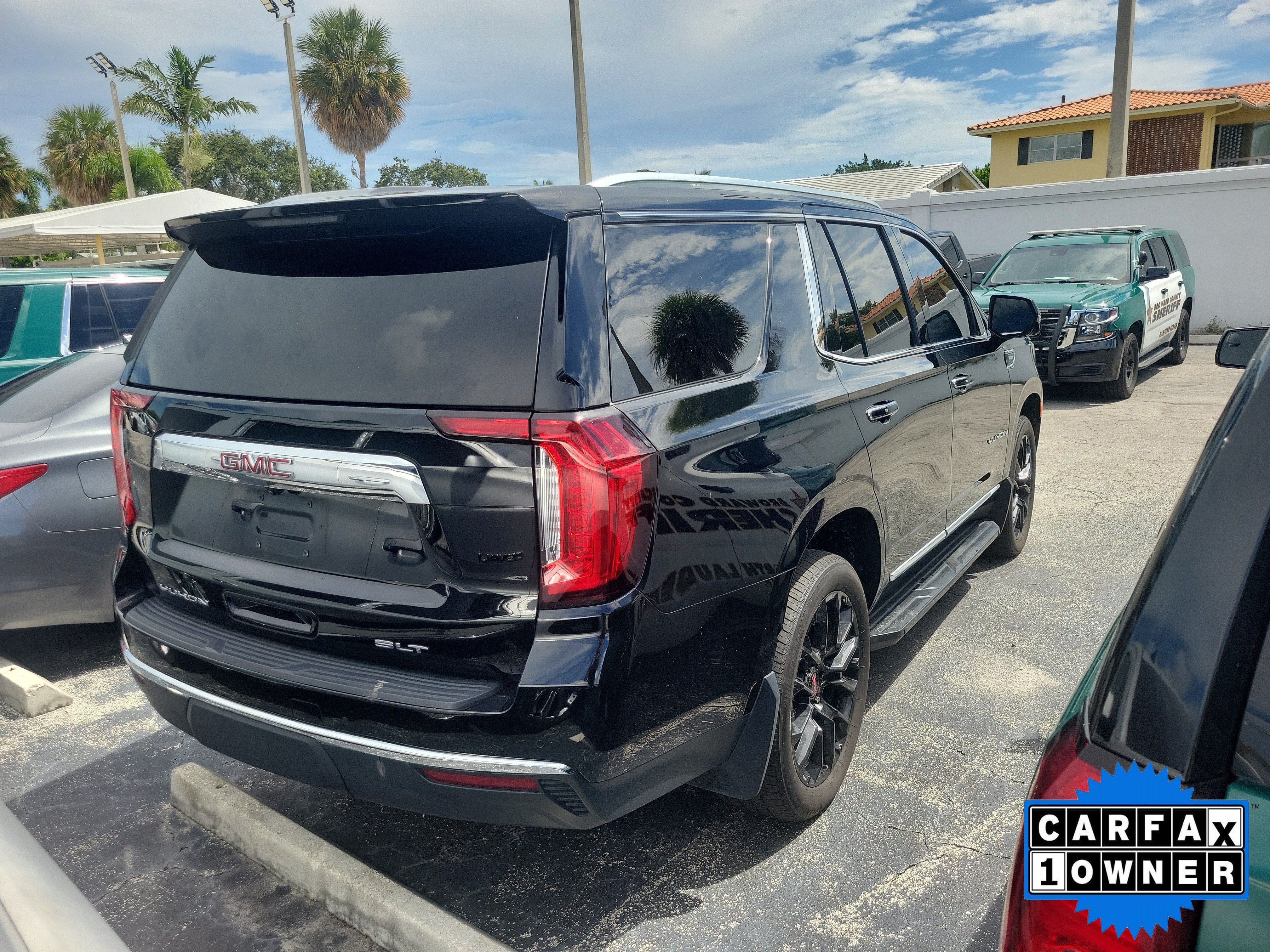 2023 GMC Yukon SLT
