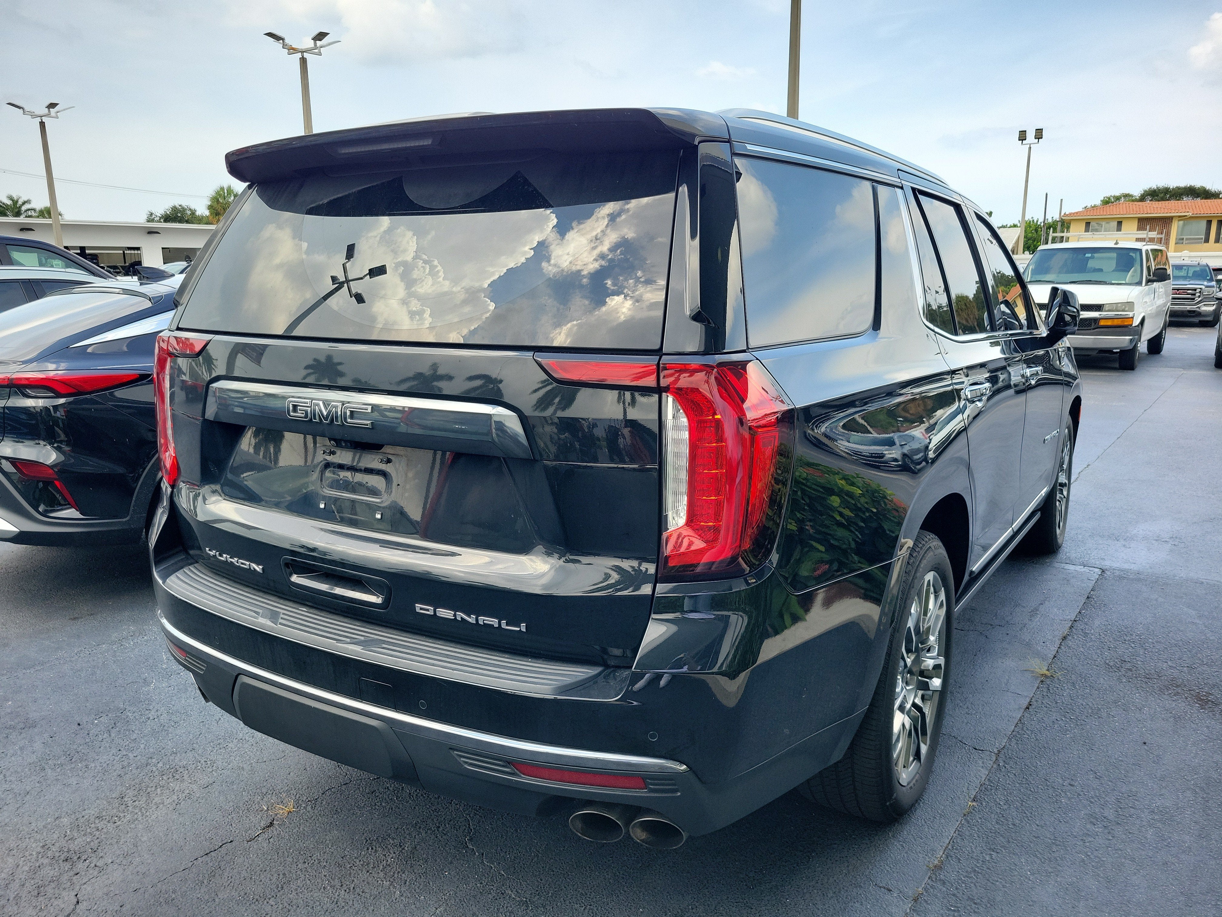2023 GMC Yukon Denali Ultimate