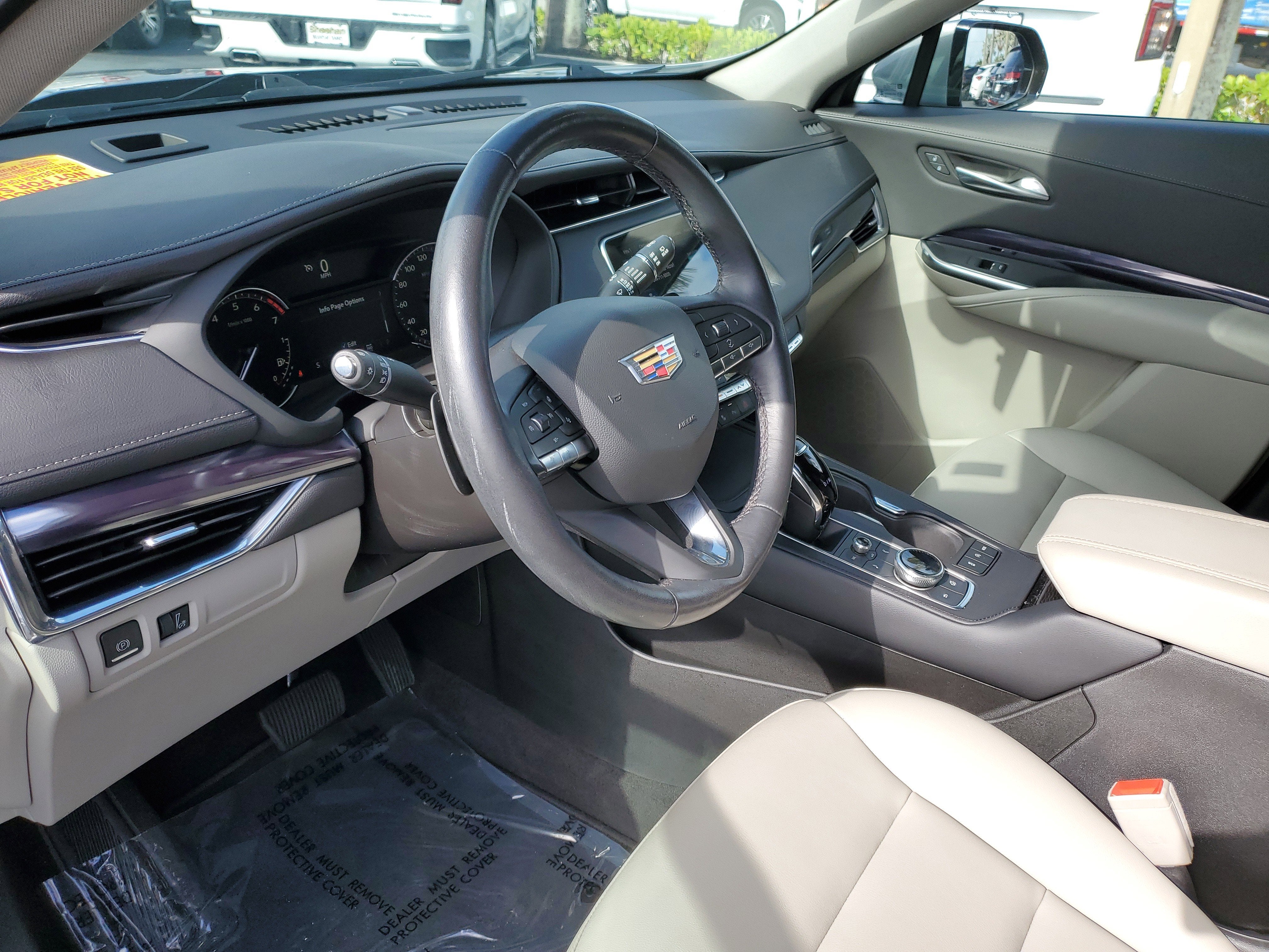 2023 Cadillac XT4 Luxury