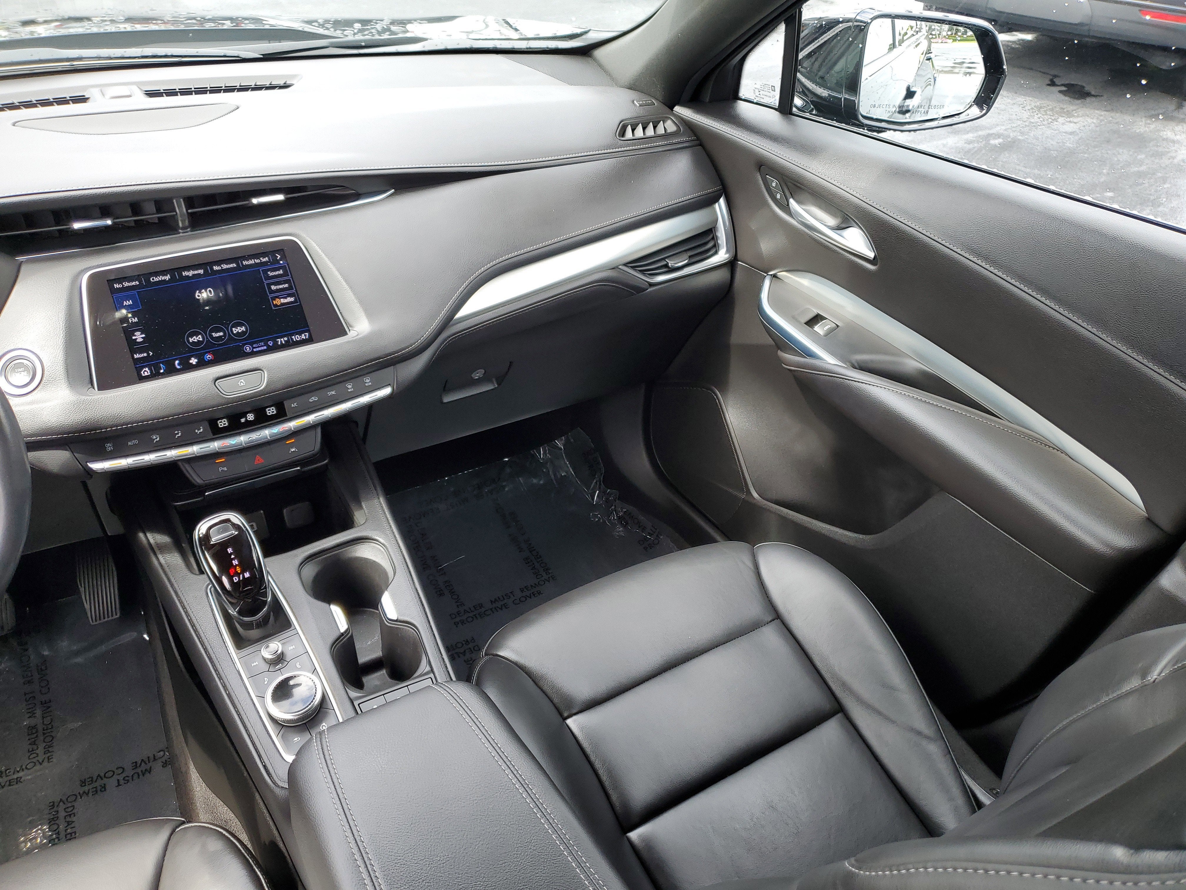 2023 Cadillac XT4 Premium Luxury
