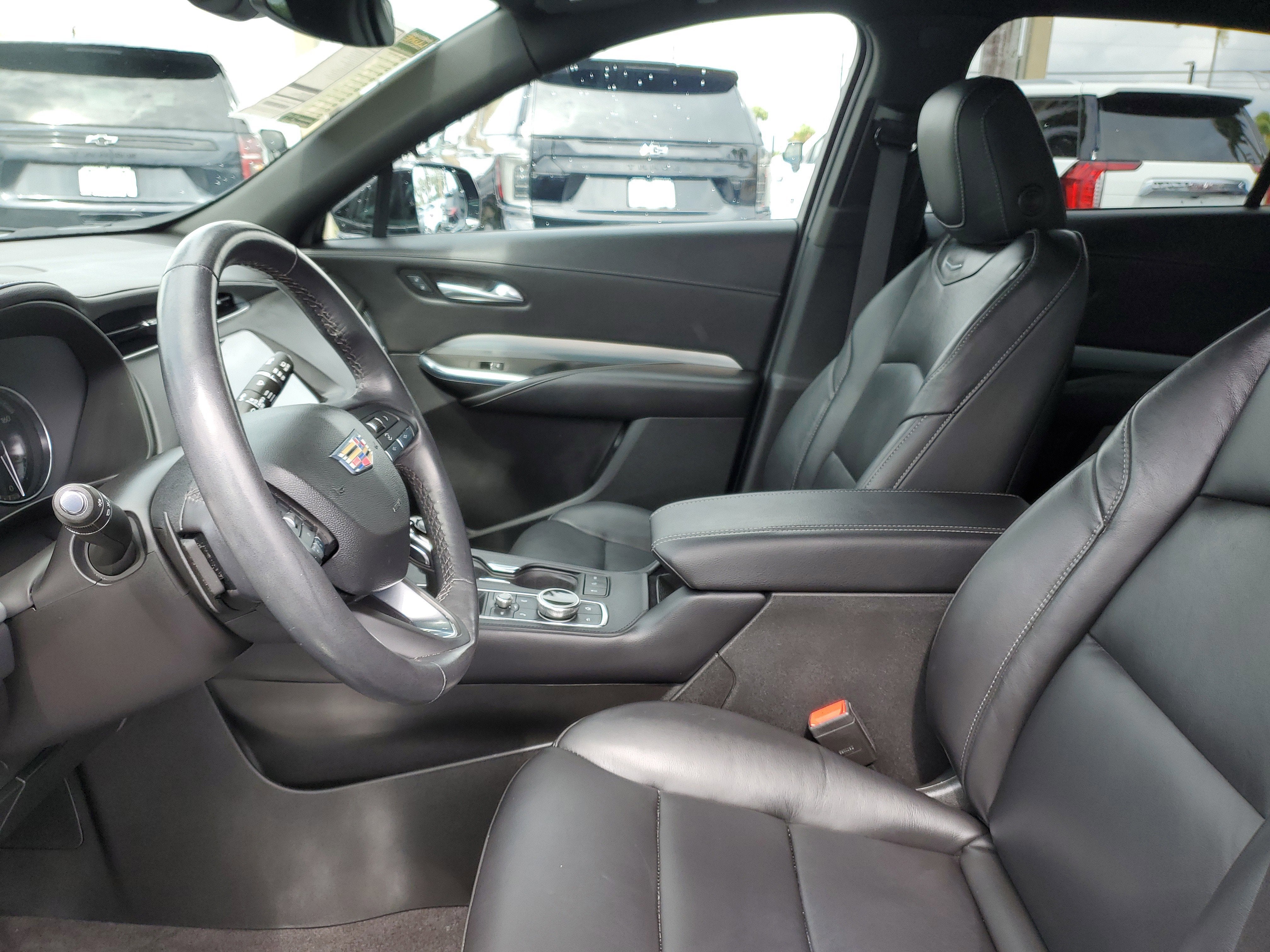 2023 Cadillac XT4 Premium Luxury