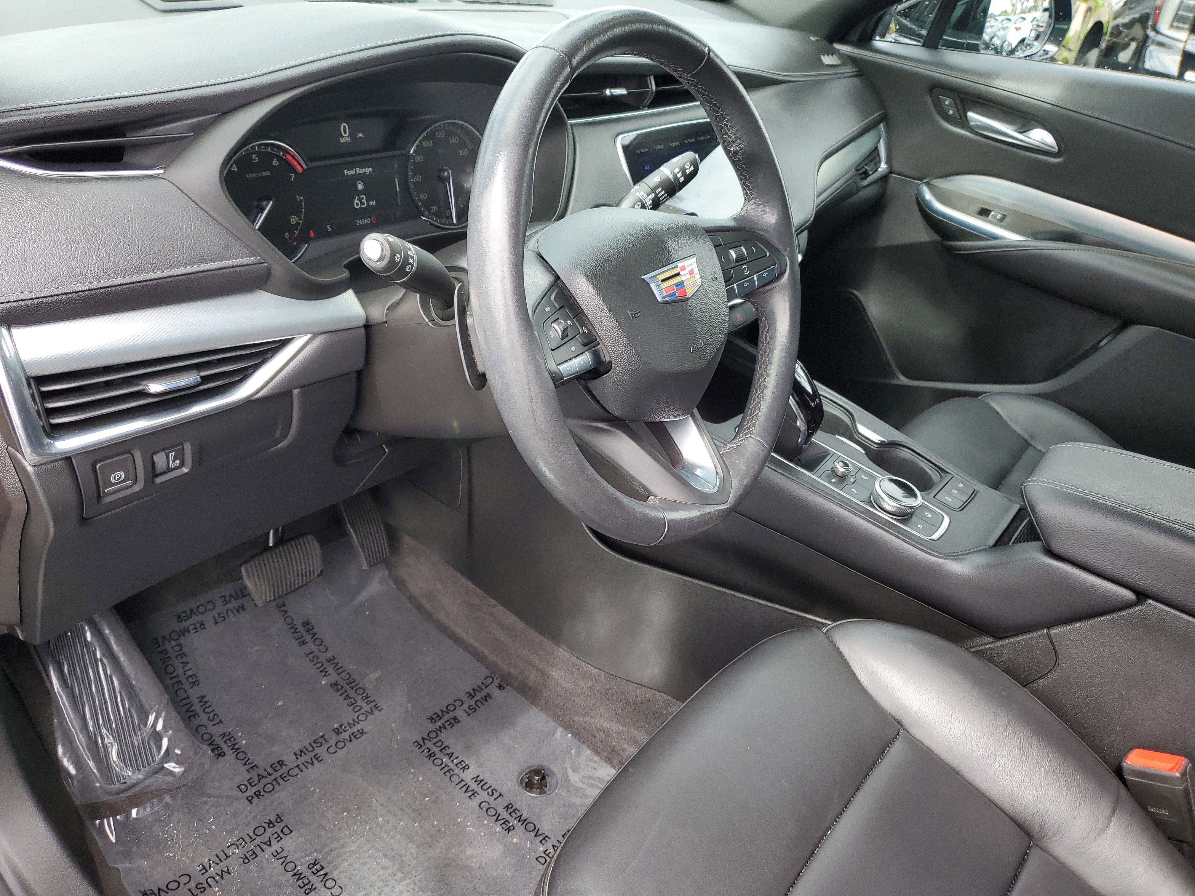 2023 Cadillac XT4 Premium Luxury