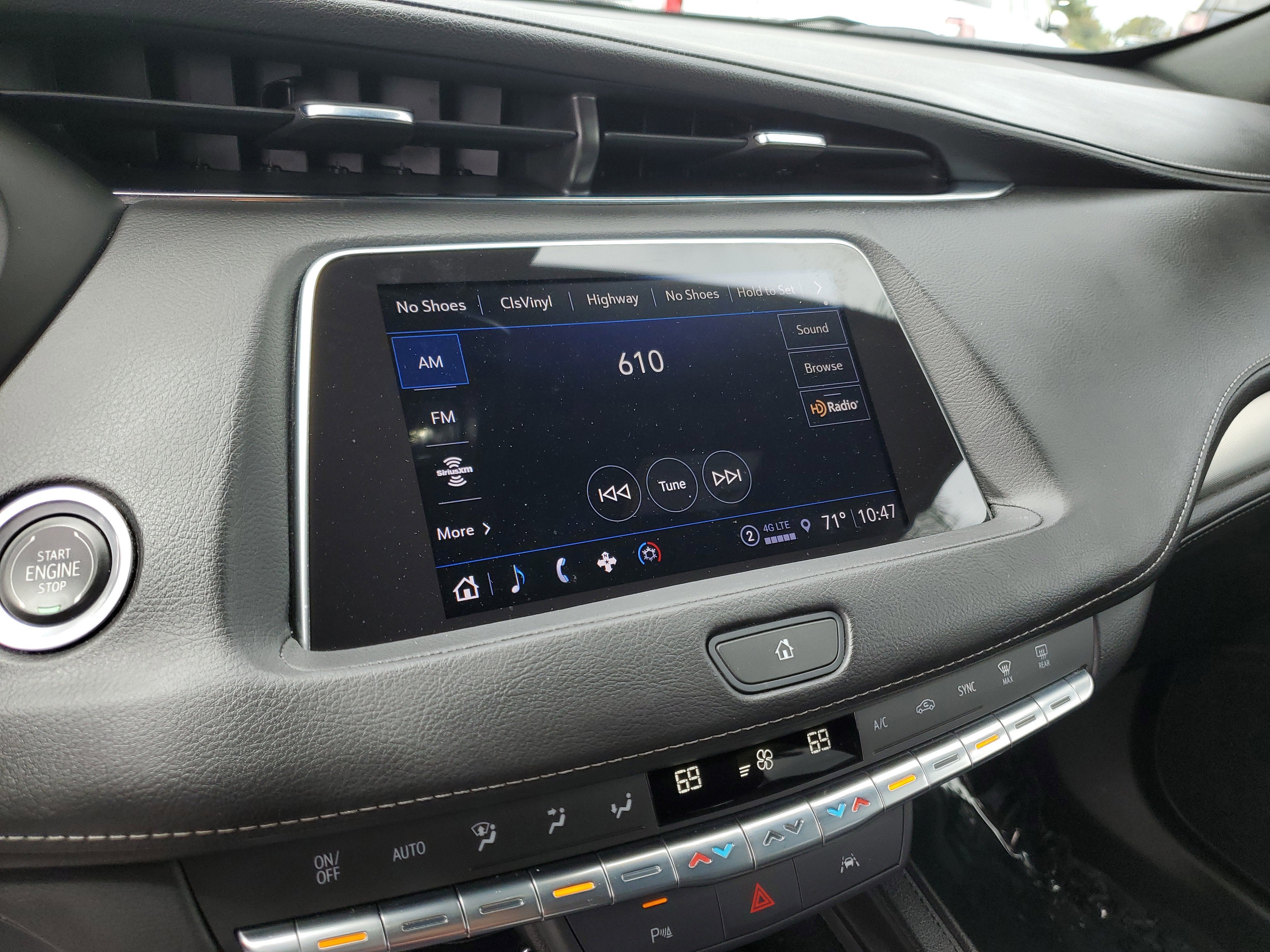 2023 Cadillac XT4 Premium Luxury