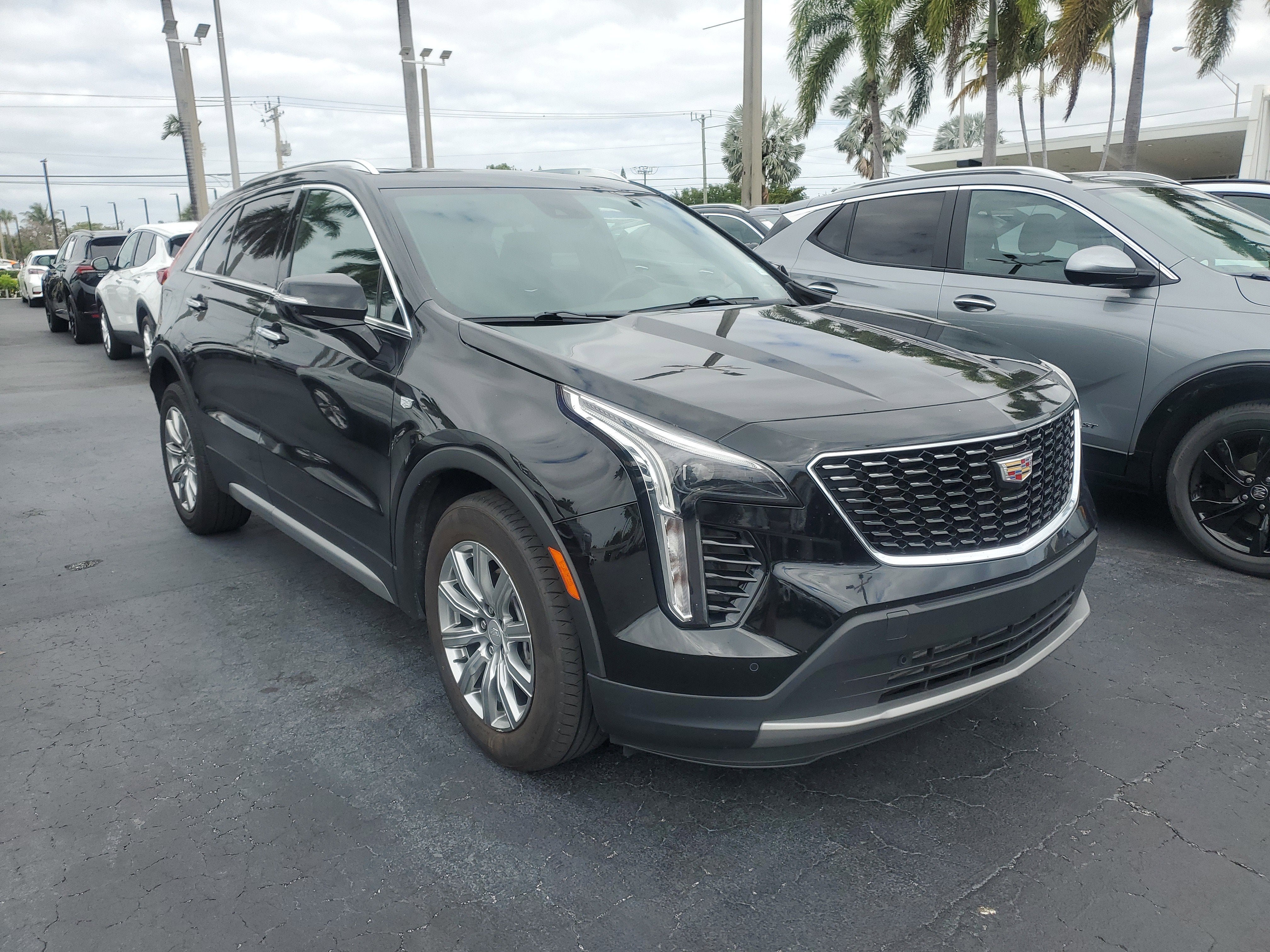 2023 Cadillac XT4 Premium Luxury