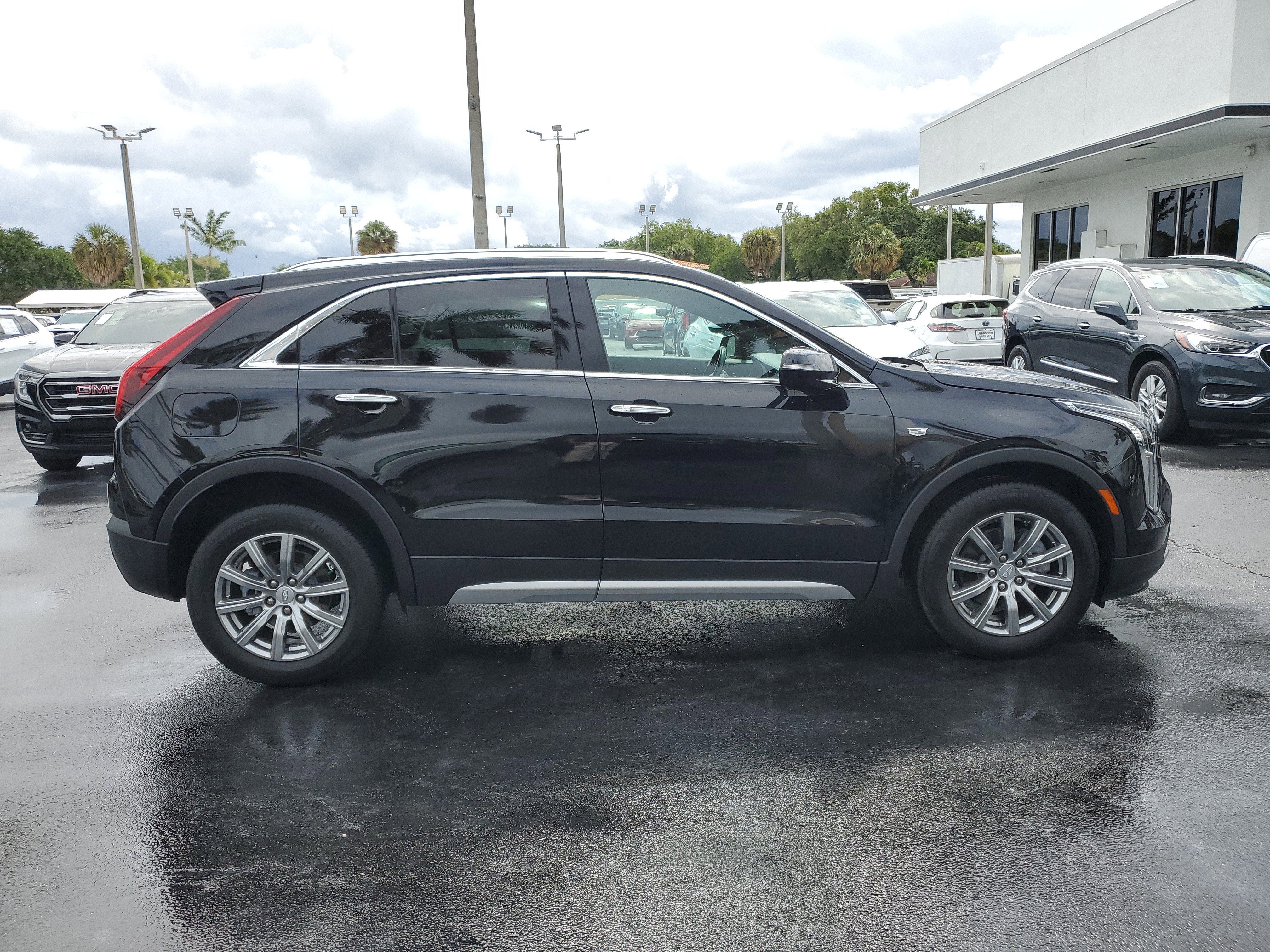 2023 Cadillac XT4 Premium Luxury