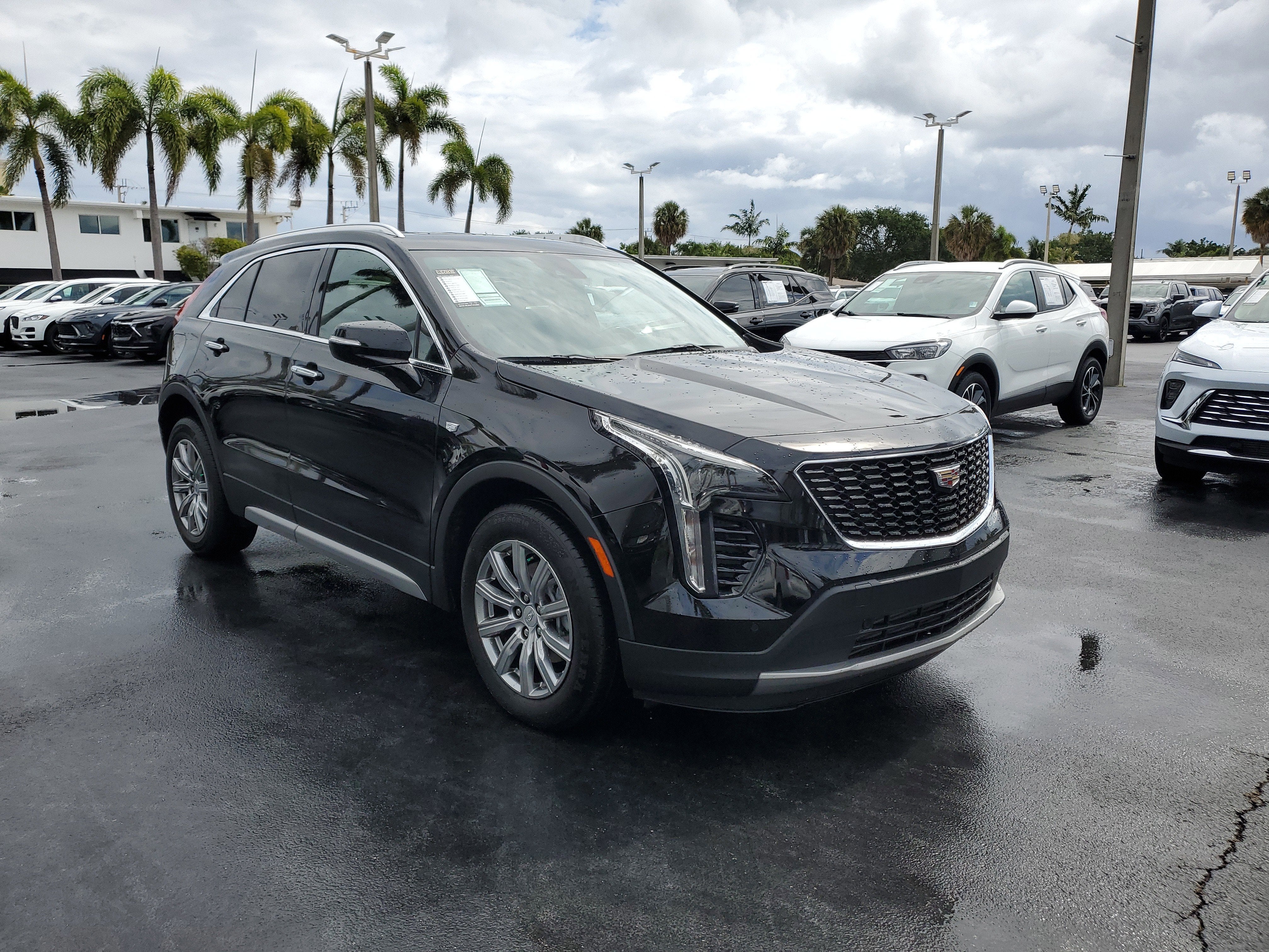 2023 Cadillac XT4 Premium Luxury
