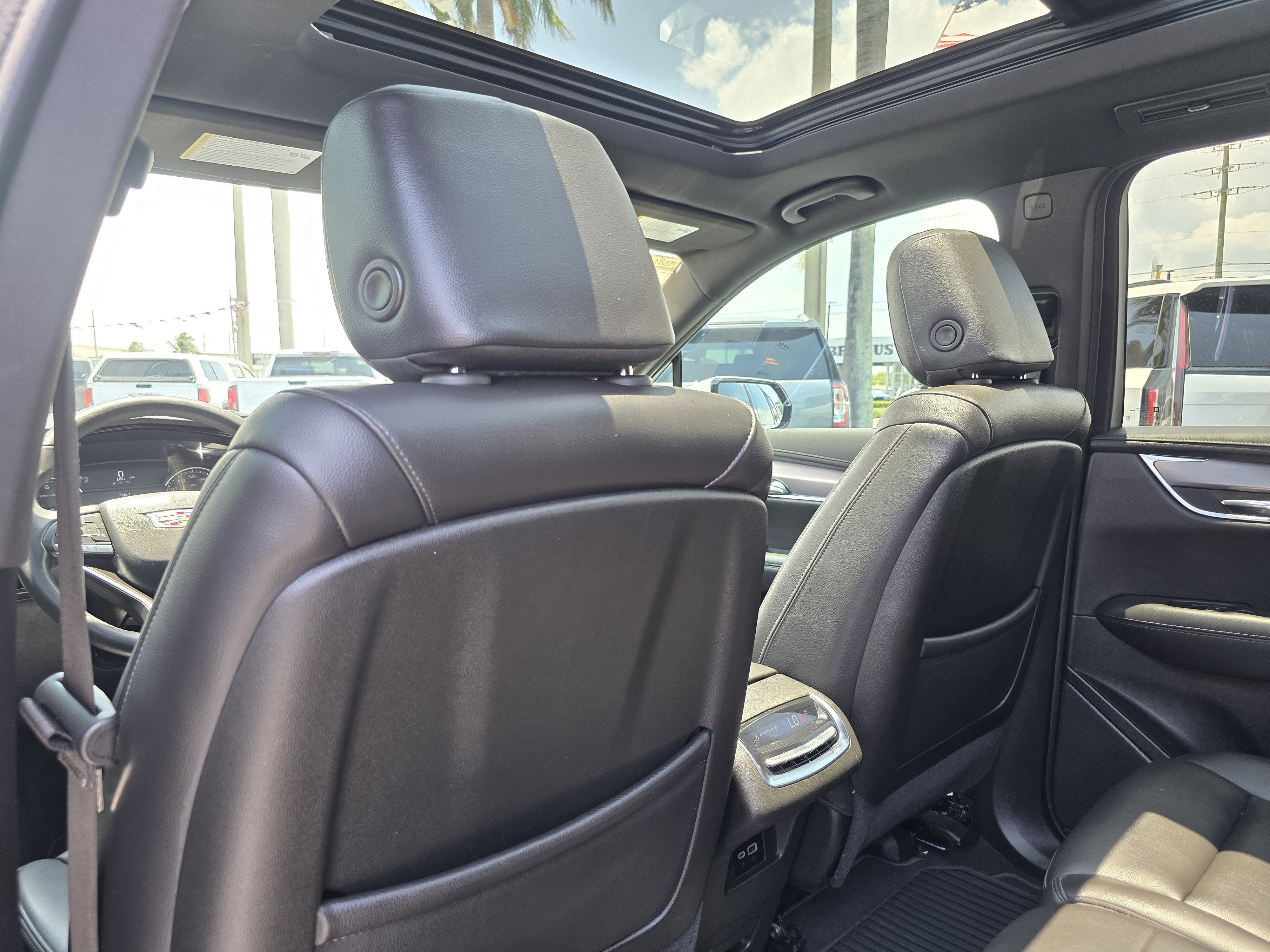 2025 Cadillac XT6 Luxury