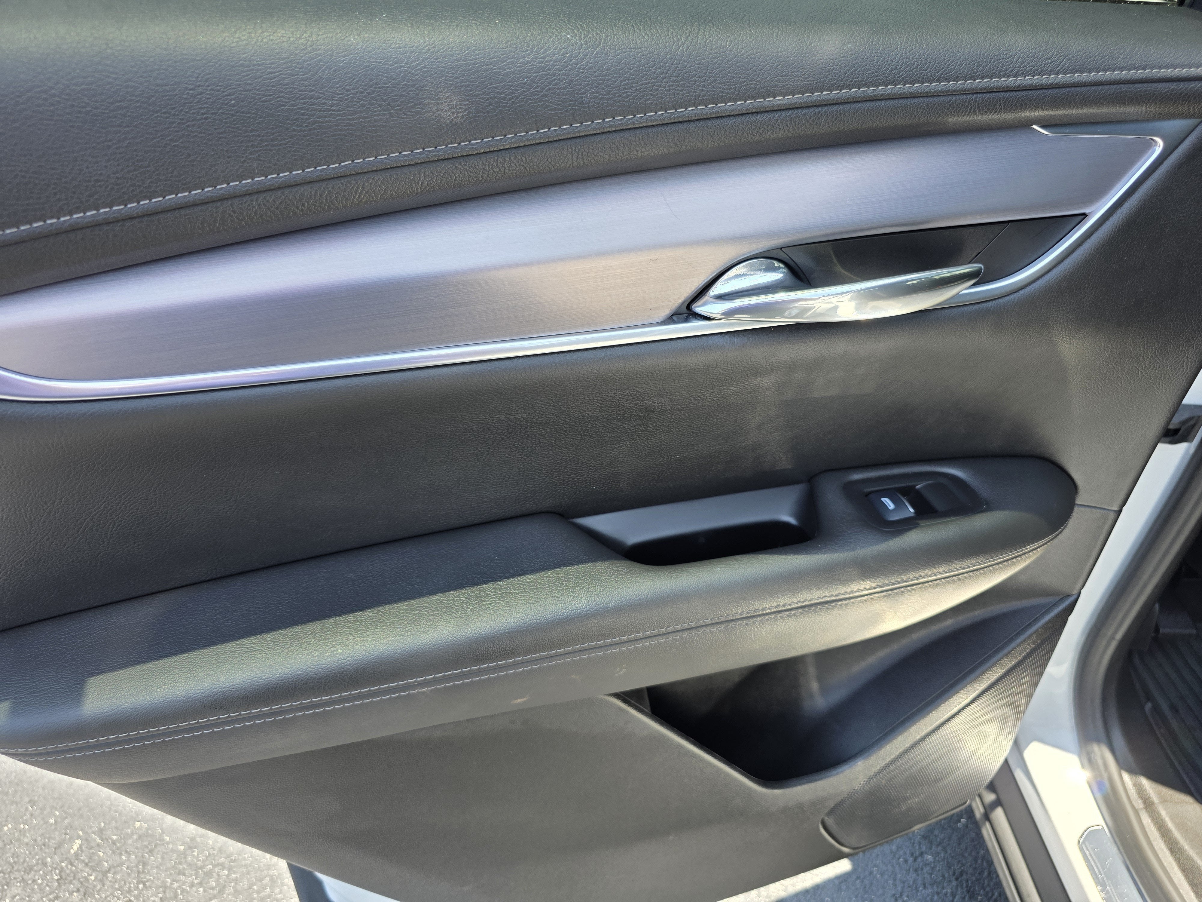 2025 Cadillac XT6 Luxury