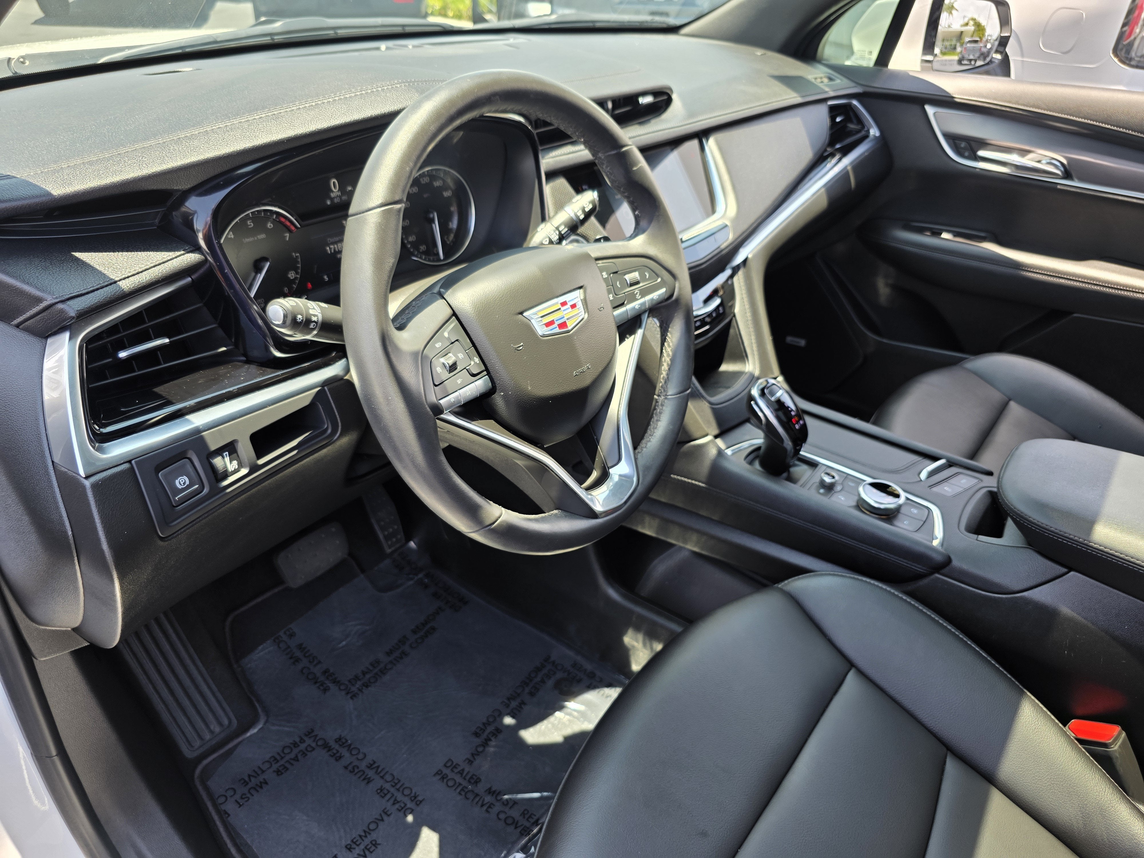 2025 Cadillac XT6 Luxury