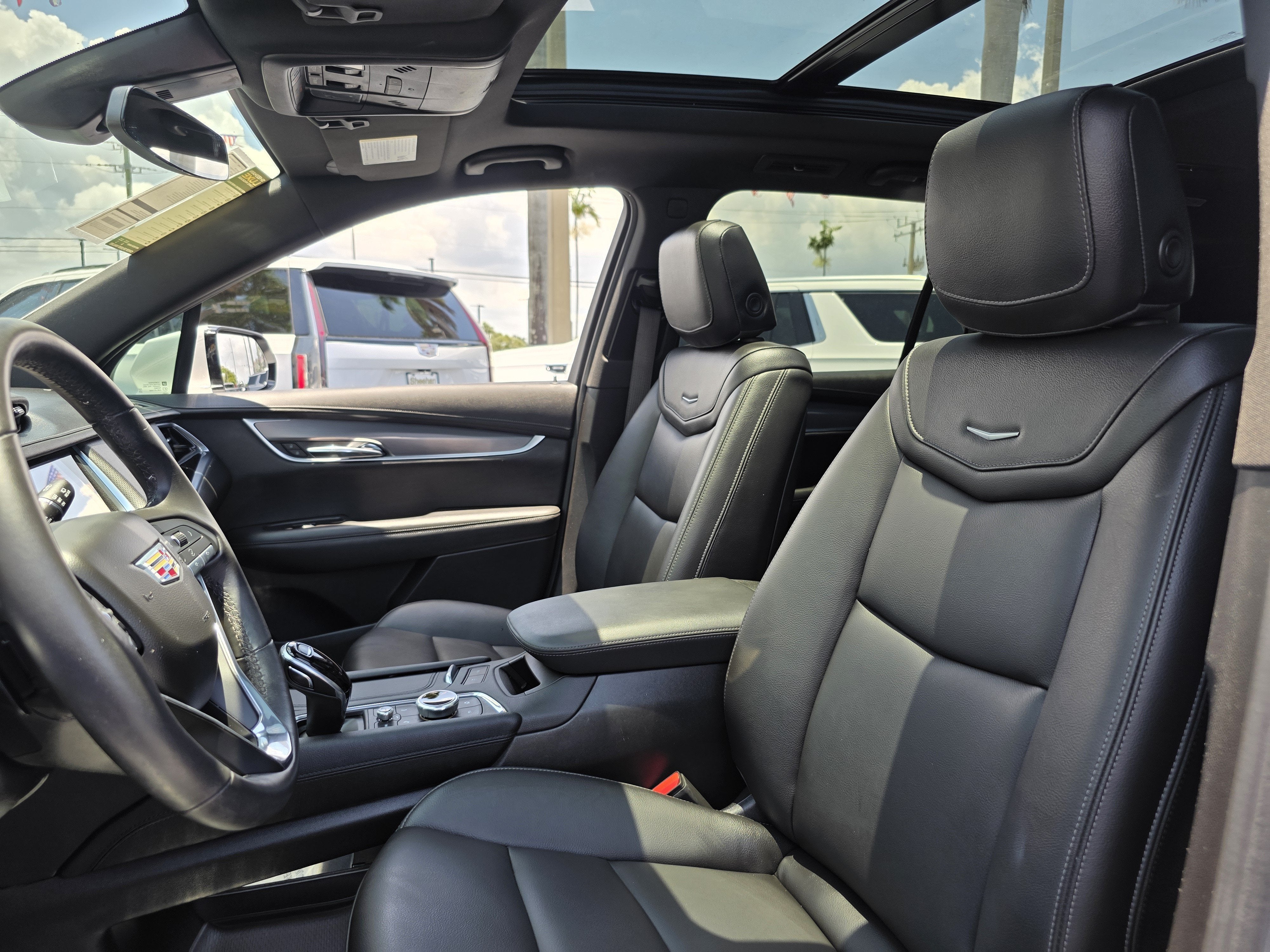2025 Cadillac XT6 Luxury