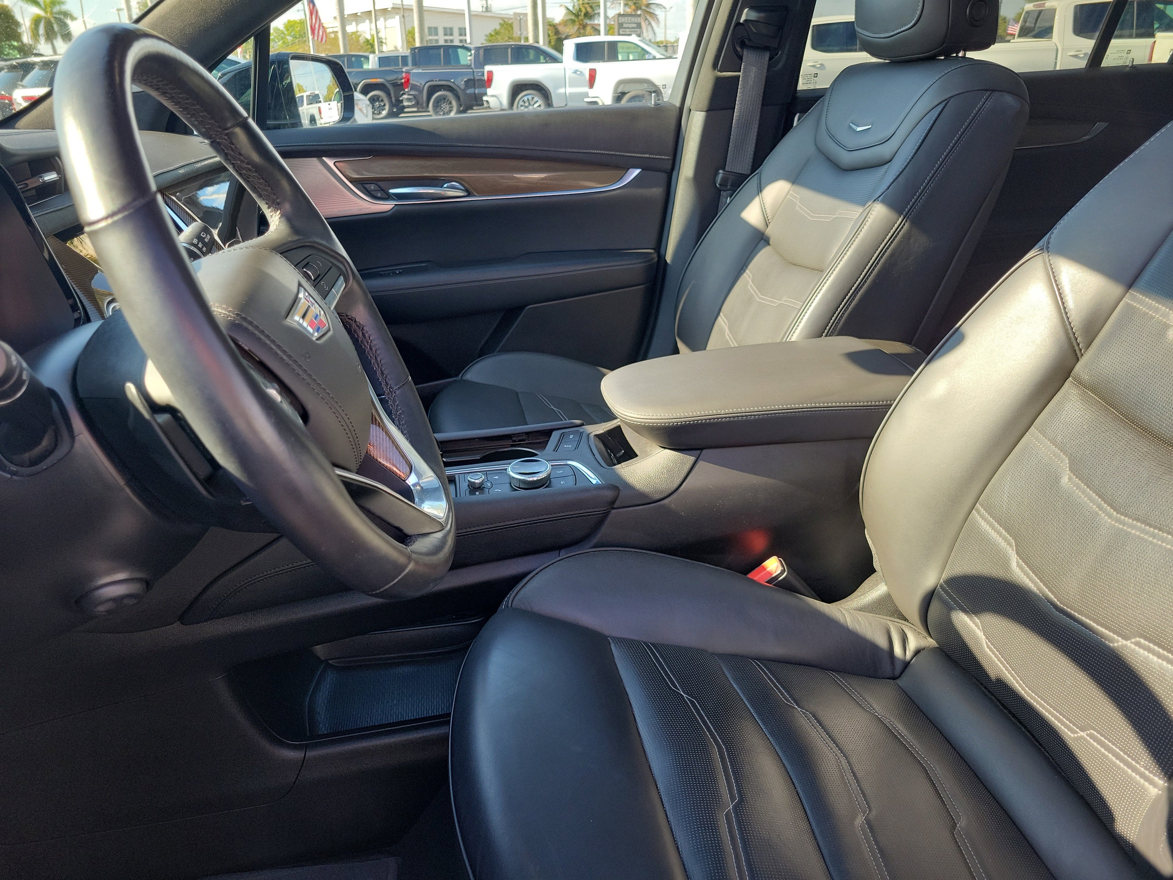 2022 Cadillac XT6 Premium Luxury