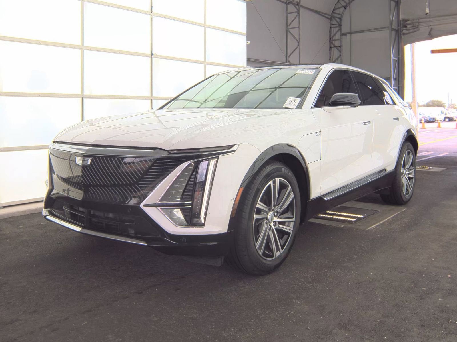 2024 Cadillac LYRIQ Luxury 1