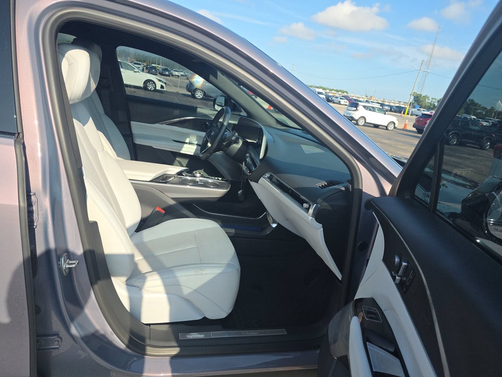 2024 Cadillac LYRIQ Sport 2