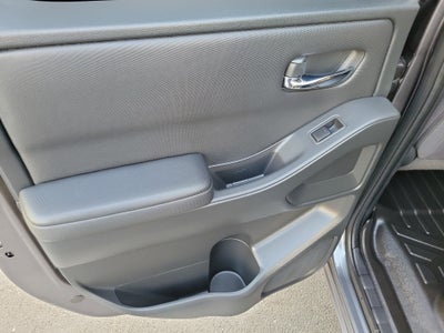 2022 Nissan Frontier Crew Cab SV 4x2
