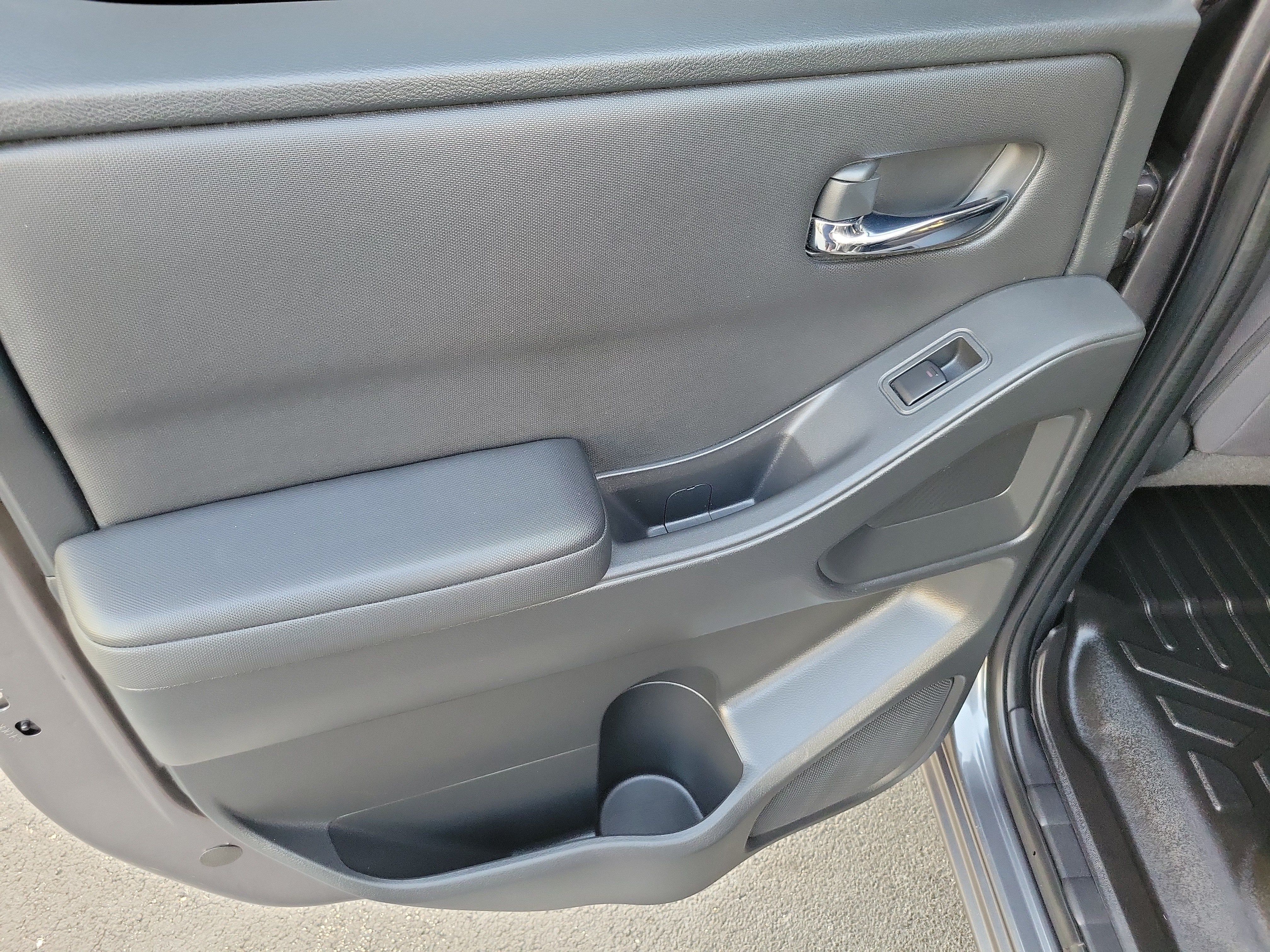 2022 Nissan Frontier Crew Cab SV 4x2