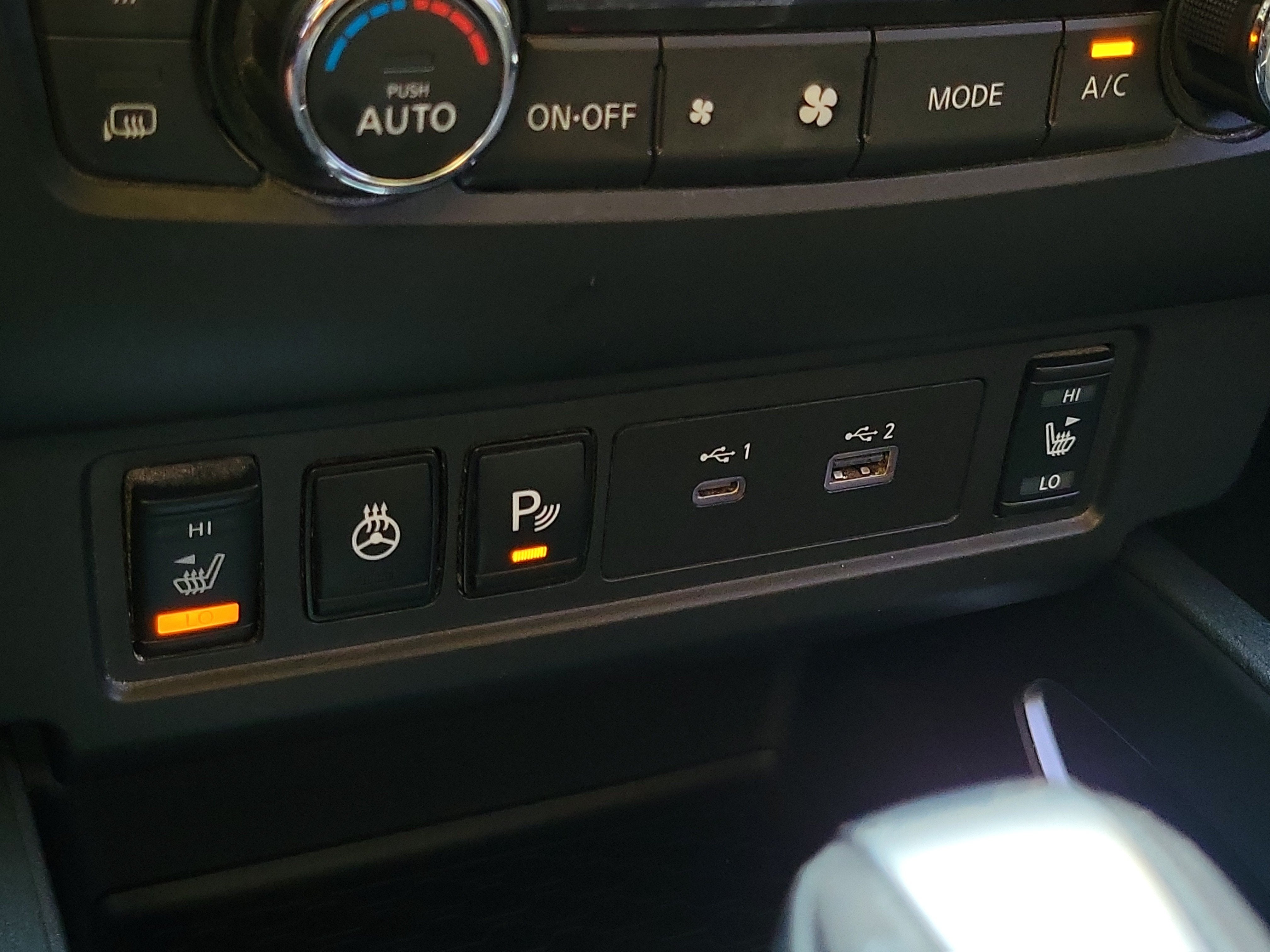 2022 Nissan Frontier Crew Cab SV 4x2