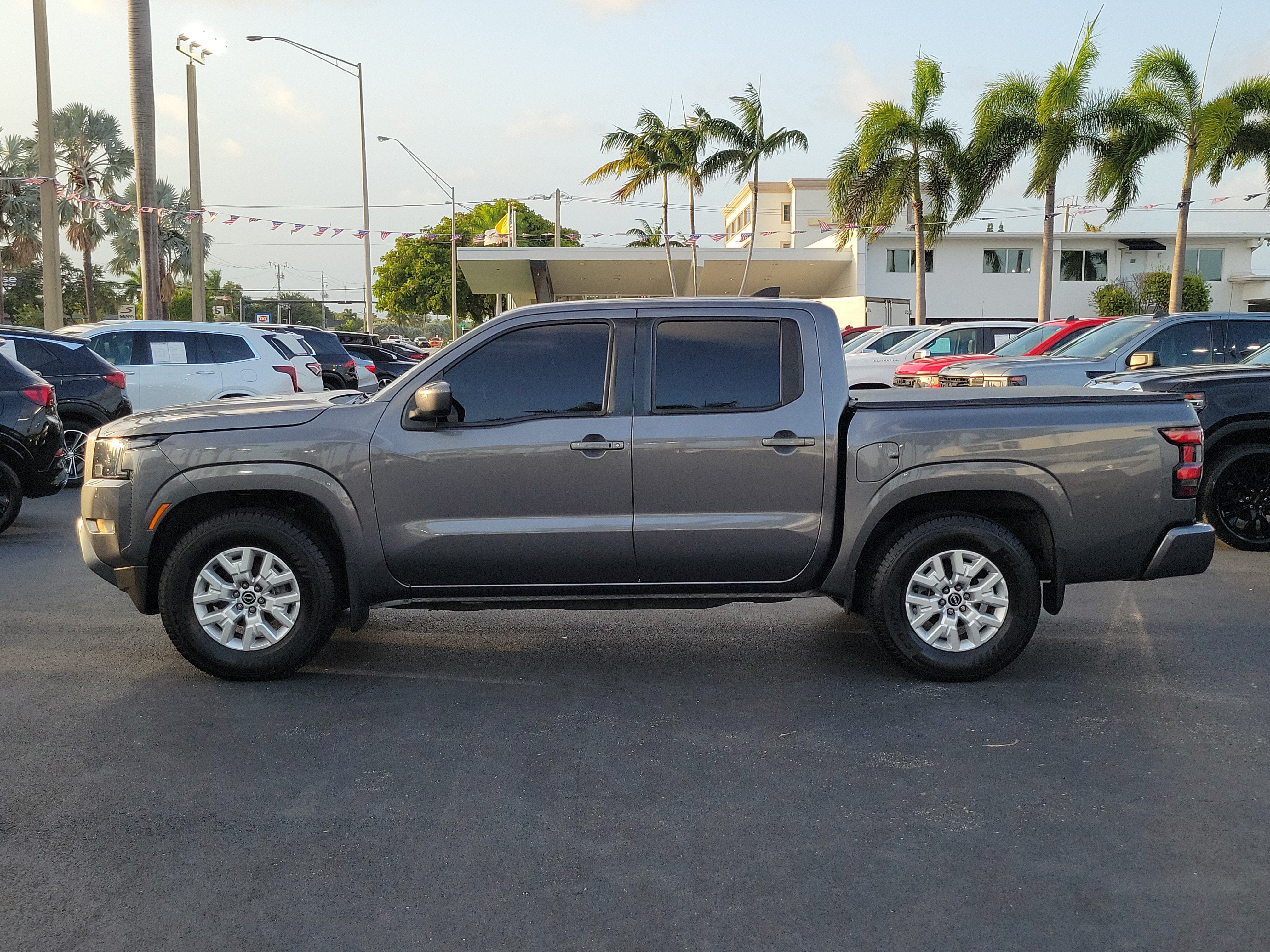2022 Nissan Frontier Crew Cab SV 4x2