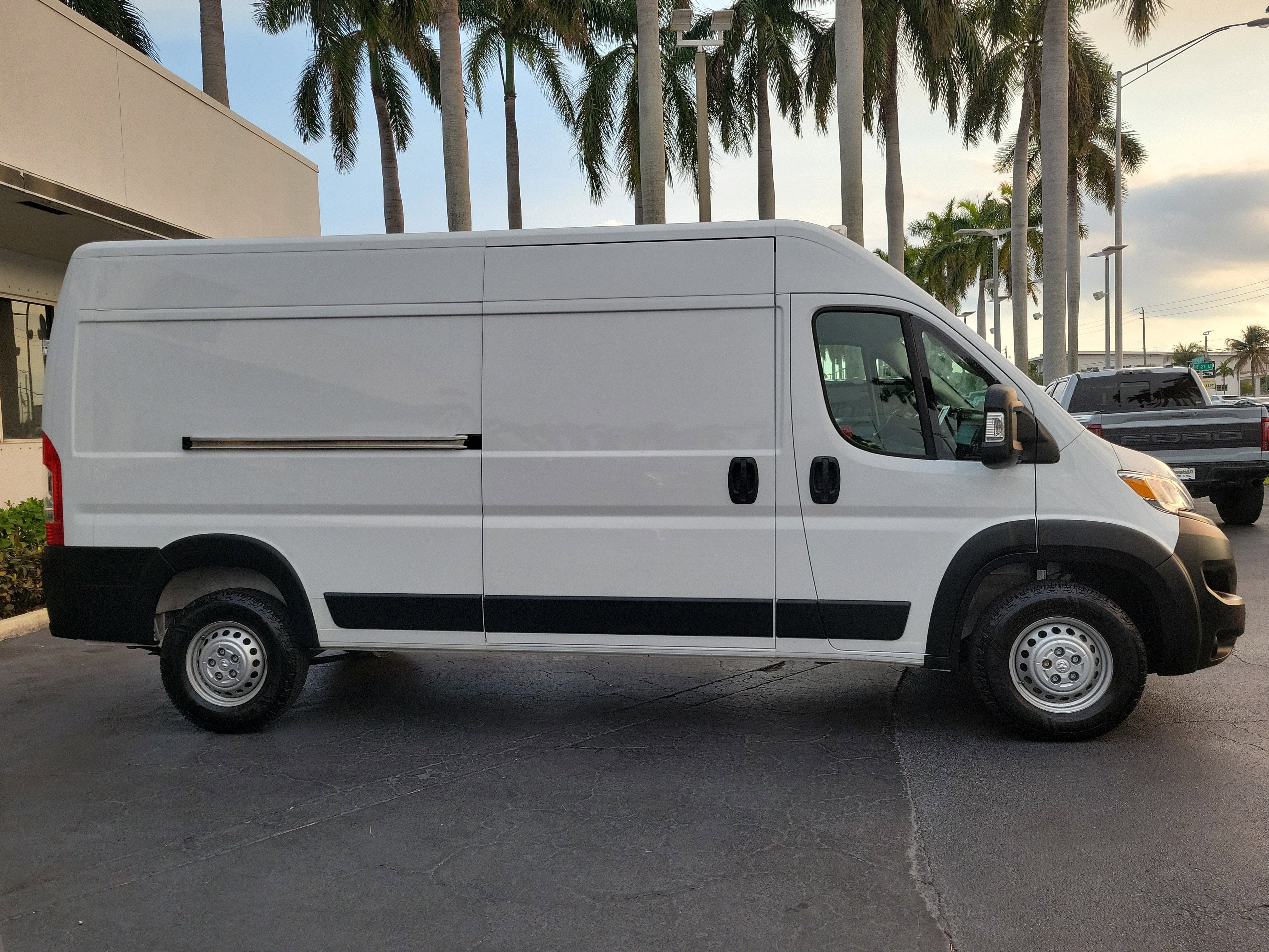 2025 RAM ProMaster Cargo Van Tradesman