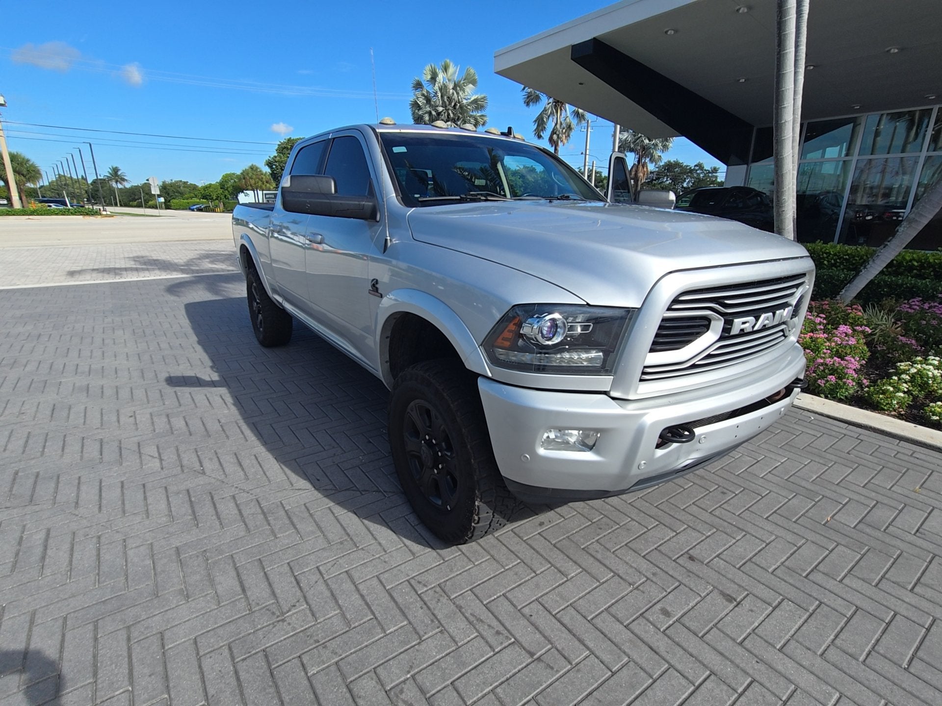 2018 RAM 2500 Laramie Crew Cab 4x4 6'4" Box