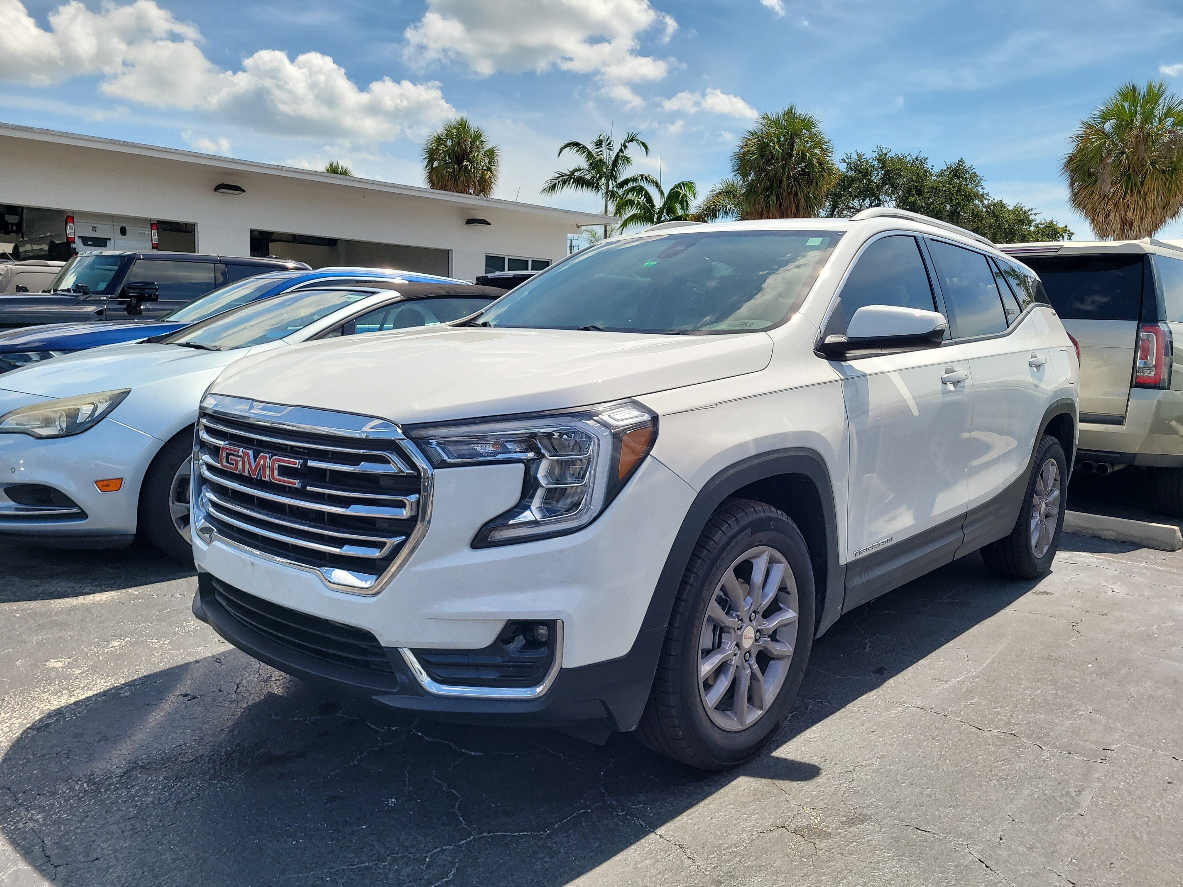 2024 GMC Terrain SLT